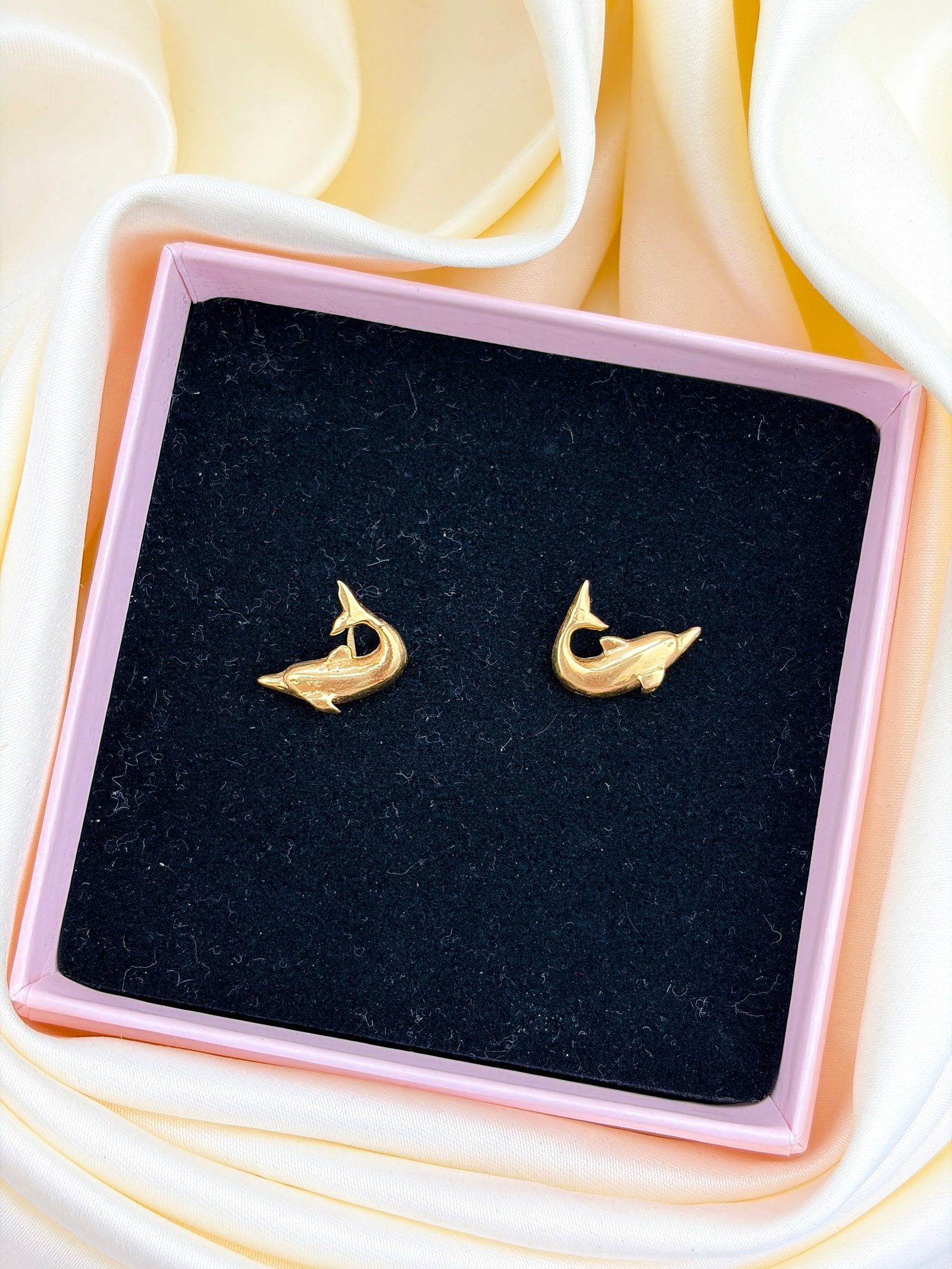 SWEET VINTAGE 18CT YELLOW GOLD DOLPHIN STUD EARRINGS - 7