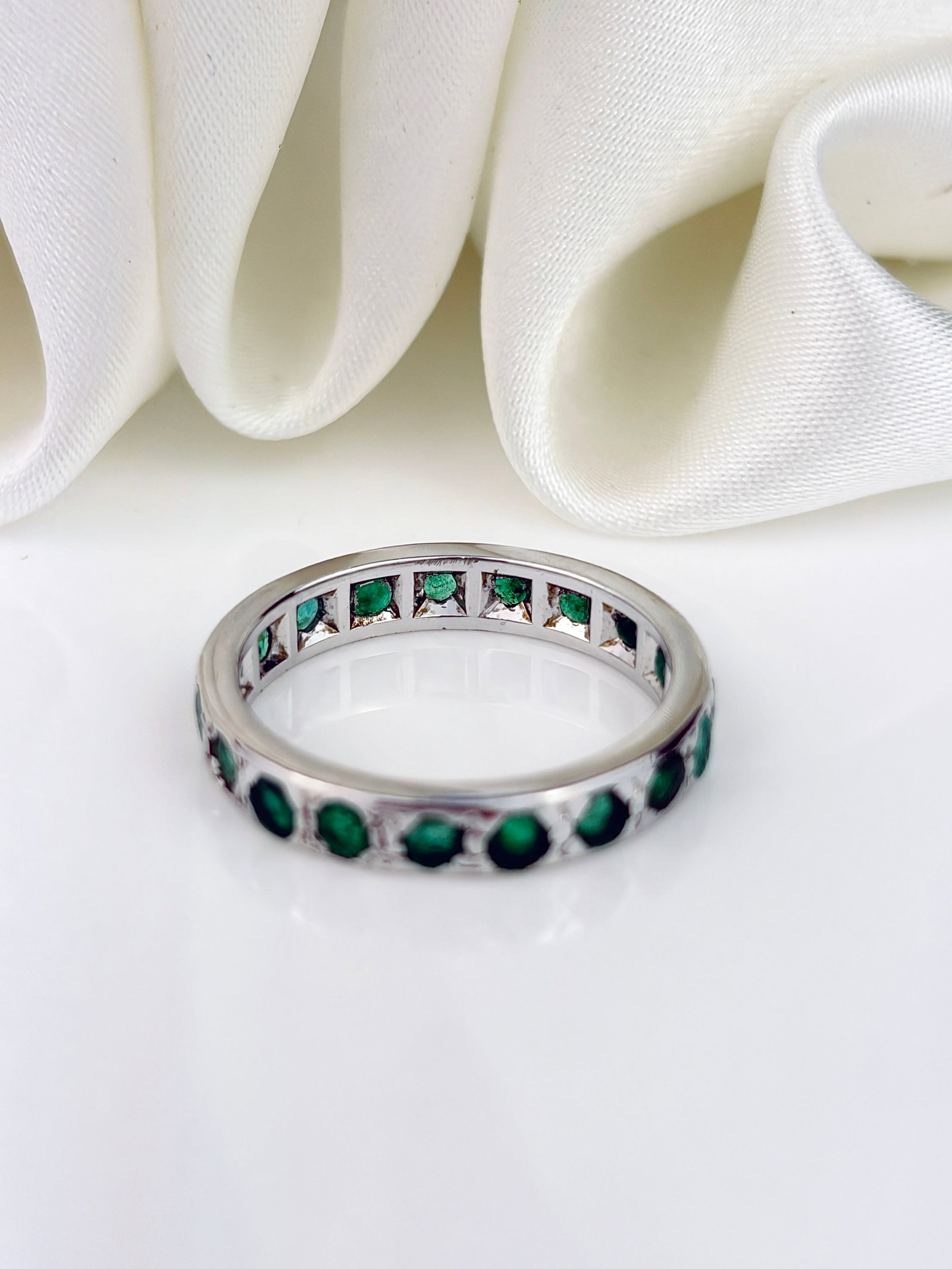 LOVELY PLATINUM EMERALD FULL ETERNITY RING - 3