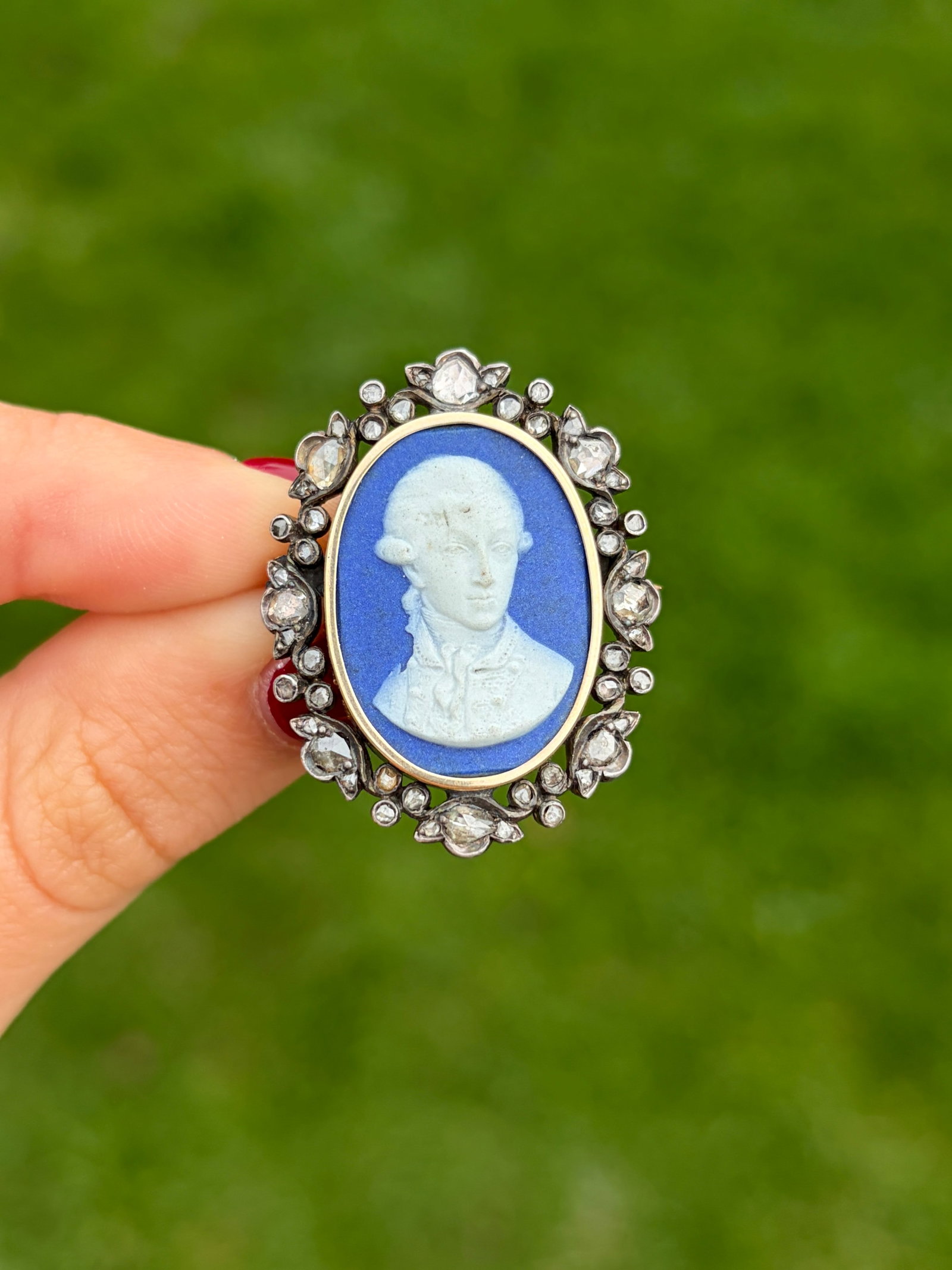 Antique Rose Cut Diamond Surround Cameo Brooch in Gold and Silver - 9