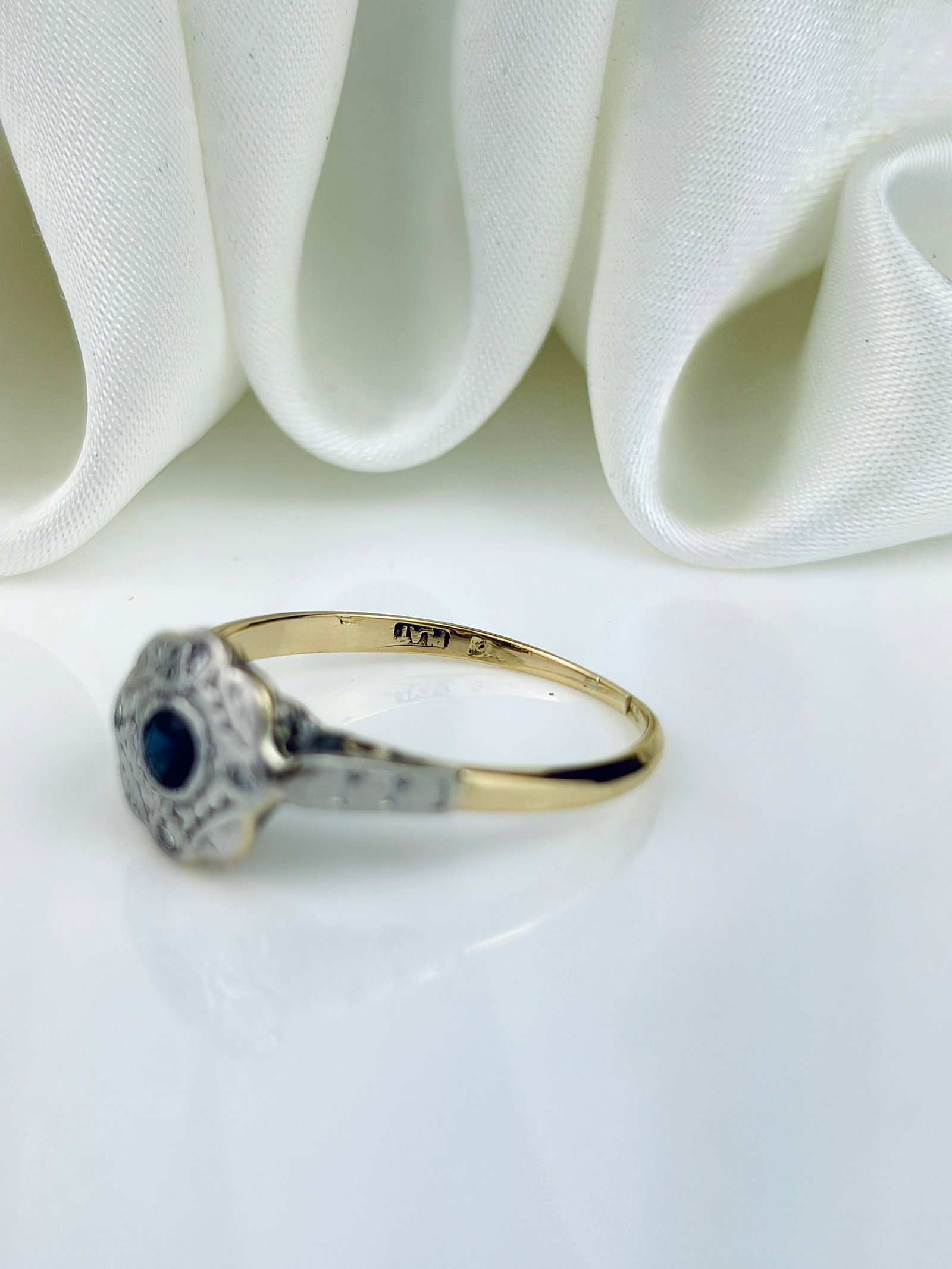 ANTIQUE 18CT GOLD AND PLATINUM SAPPHIRE AND DIAMOND FLOWER CLUSTER RING - 4