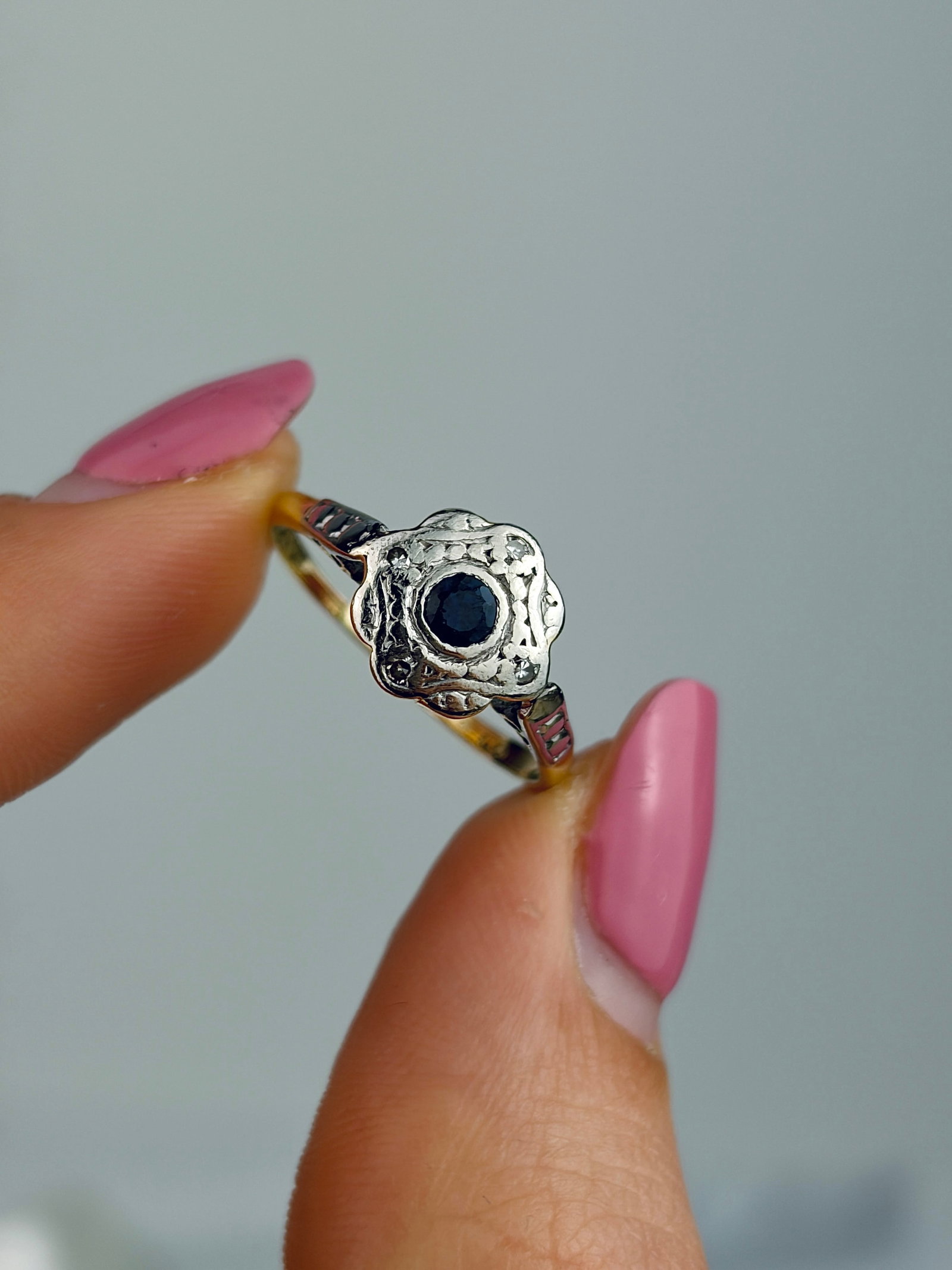 ANTIQUE 18CT GOLD AND PLATINUM SAPPHIRE AND DIAMOND FLOWER CLUSTER RING - 5