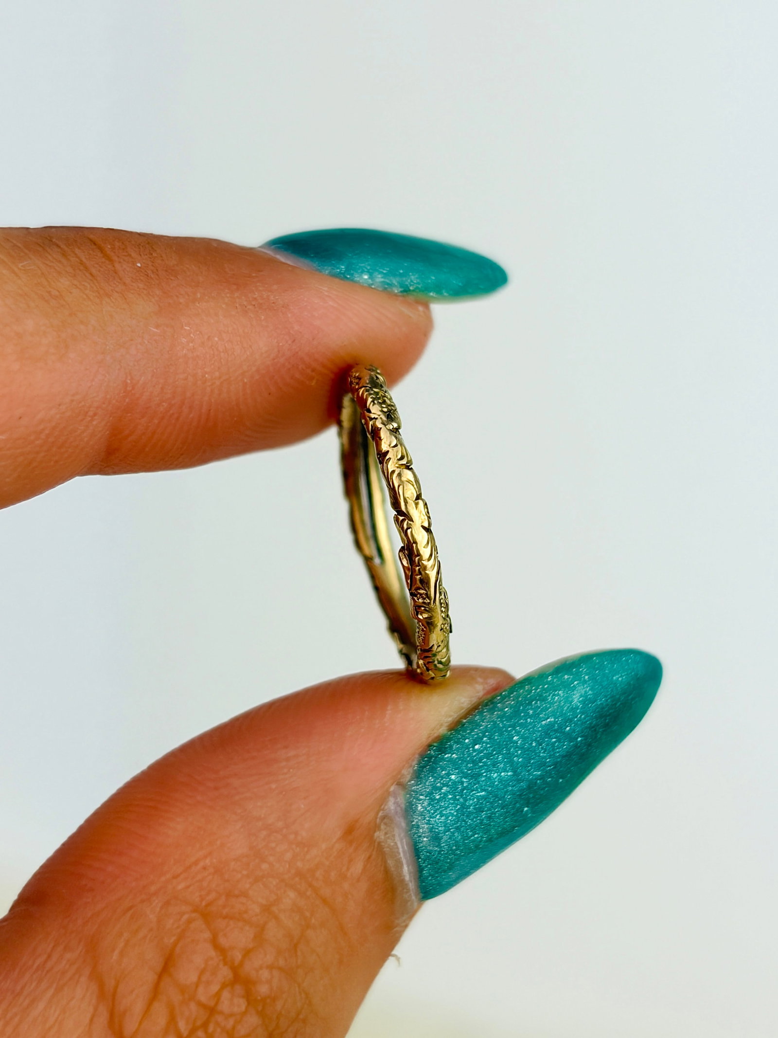 Antique Georgian 9ct Yellow Gold Engraved Detail Split Ring - 3