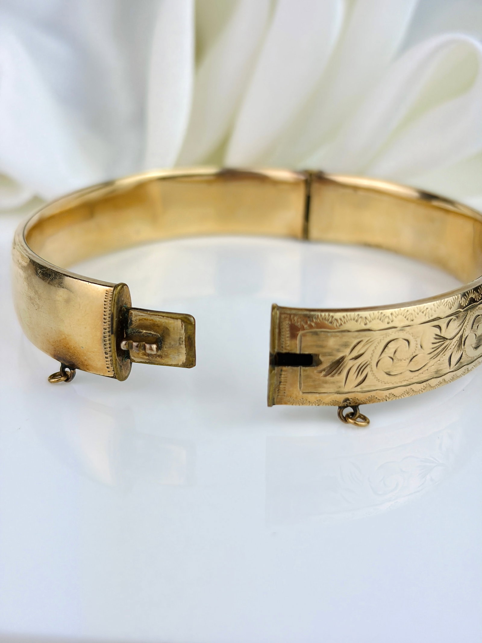Vintage 9ct Gold Metal Core Swirl Bangle Bracelet - 4