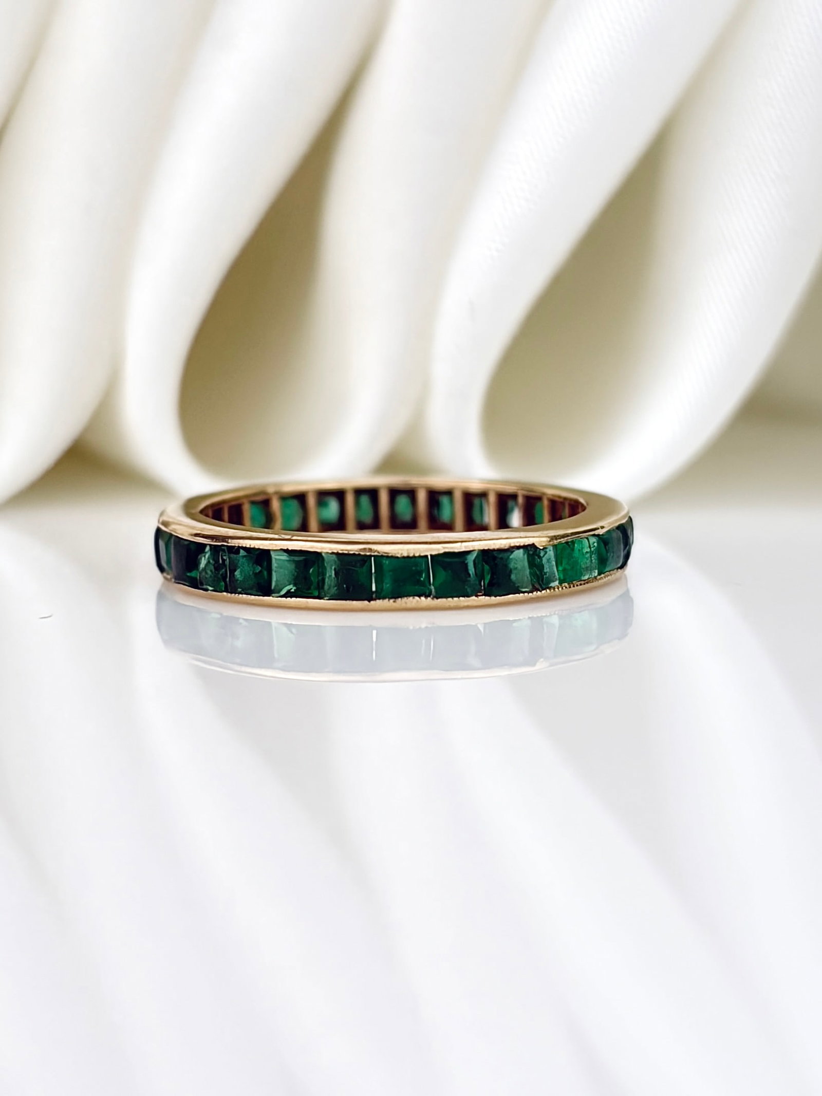 Lovely 18ct Yellow Gold Emerald Full Eternity Ring: Lovely 18ct Yellow Gold Emerald Full Eternity Ring Such a beautiful ring!