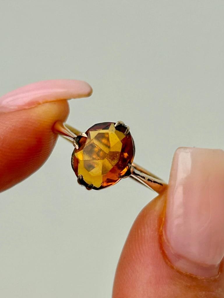 Sweet 9ct Gold Citrine Solitaire Ring: Sweet 9ct Gold Citrine Solitaire Ring darling citrine stone, beautiful measurements ring size UK O US 71/2 head of ring 10mm x 9mm weight 2.58g stamped 9ct