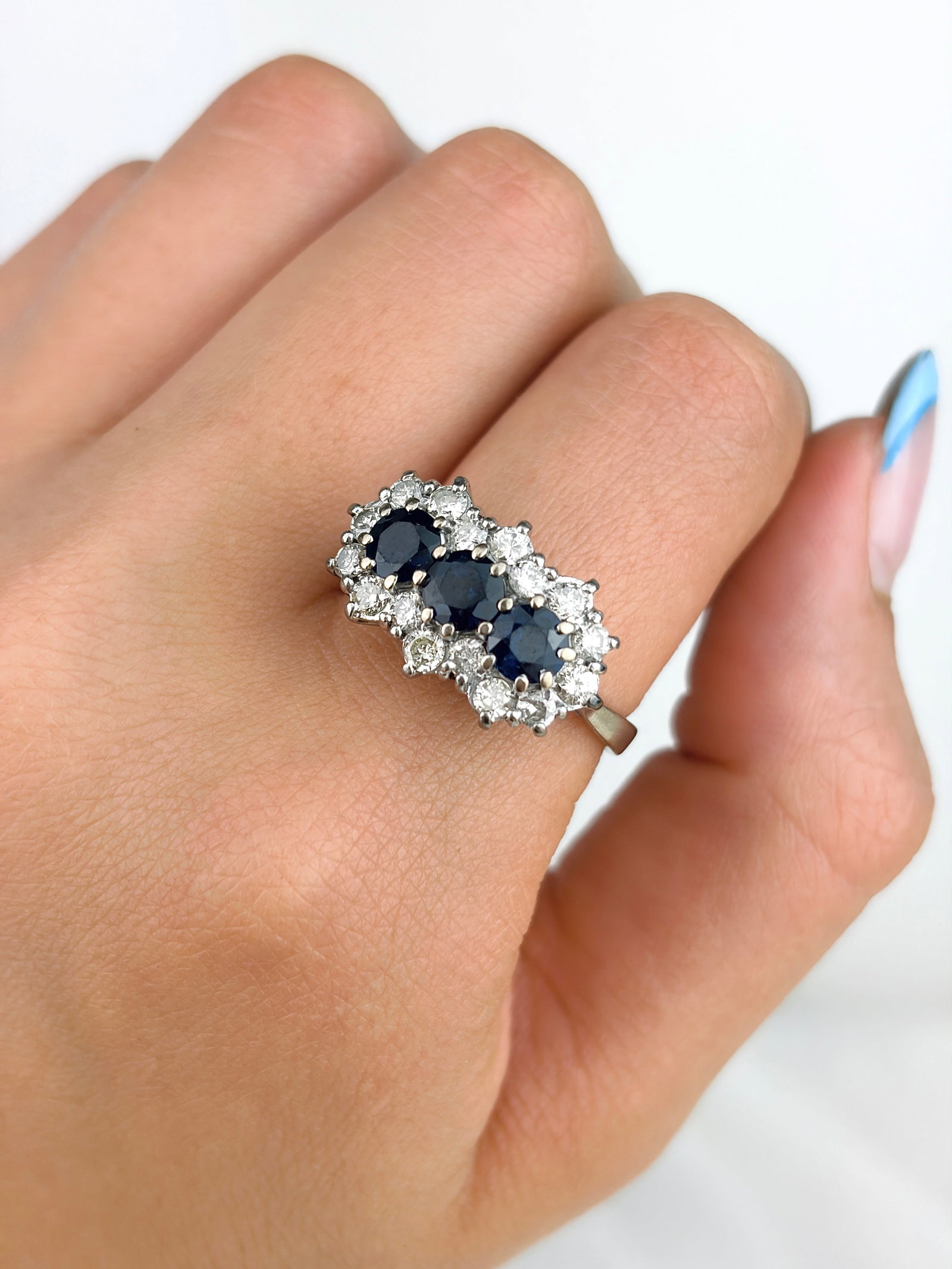 Chunky Vintage 18ct White Gold Sapphire and Diamond Triple Cluster Ring - 8