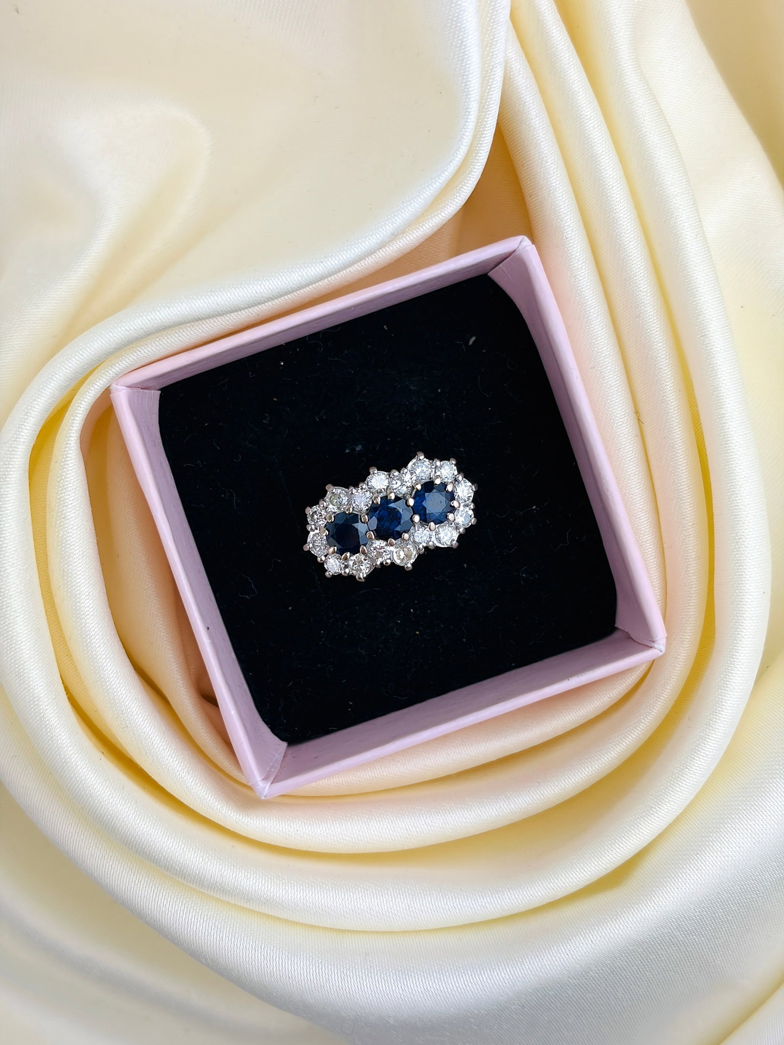Chunky Vintage 18ct White Gold Sapphire and Diamond Triple Cluster Ring - 9