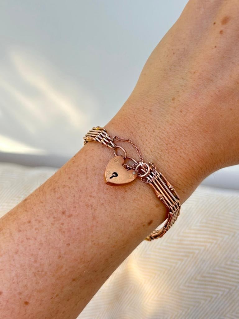 *Antique 9ct Gold Gate Bracelet with Heart Padlock - 6