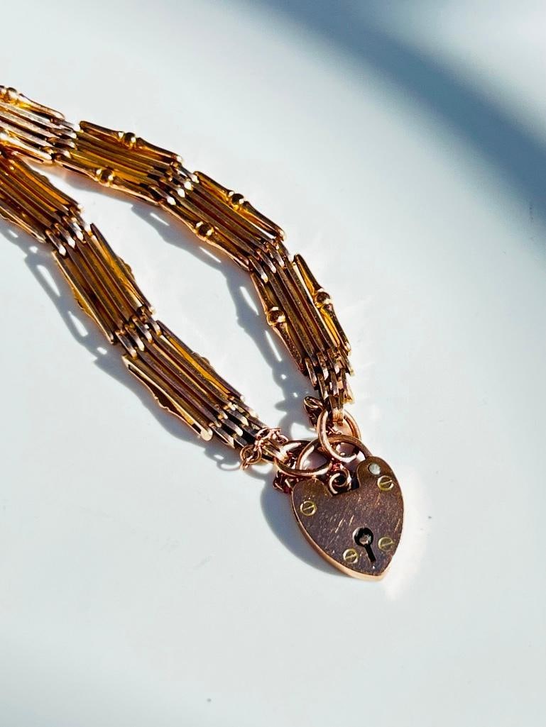 *Antique 9ct Gold Gate Bracelet with Heart Padlock - 9
