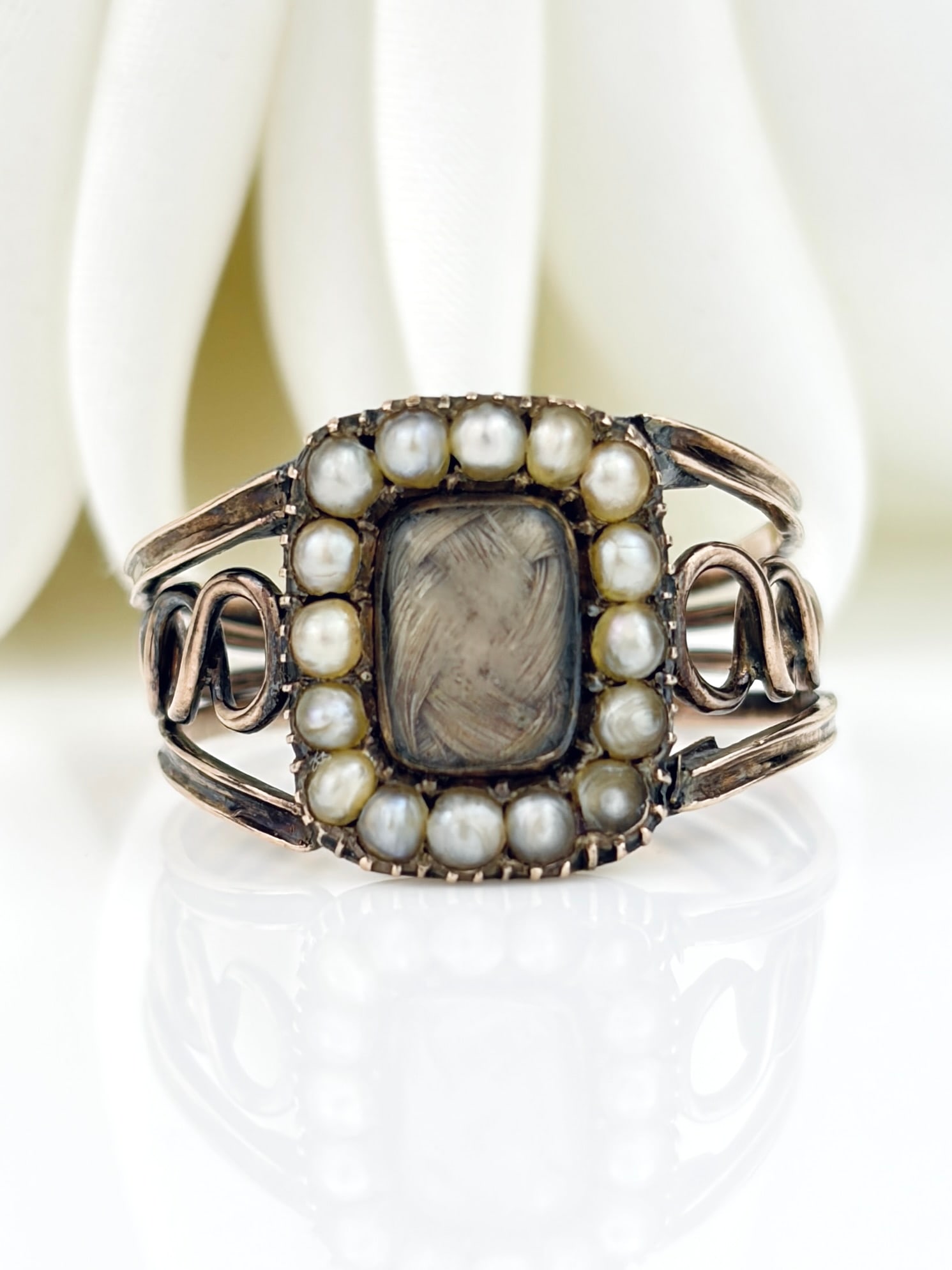Antique georgian era pearl and crystal gold mourning band ring with inscirption