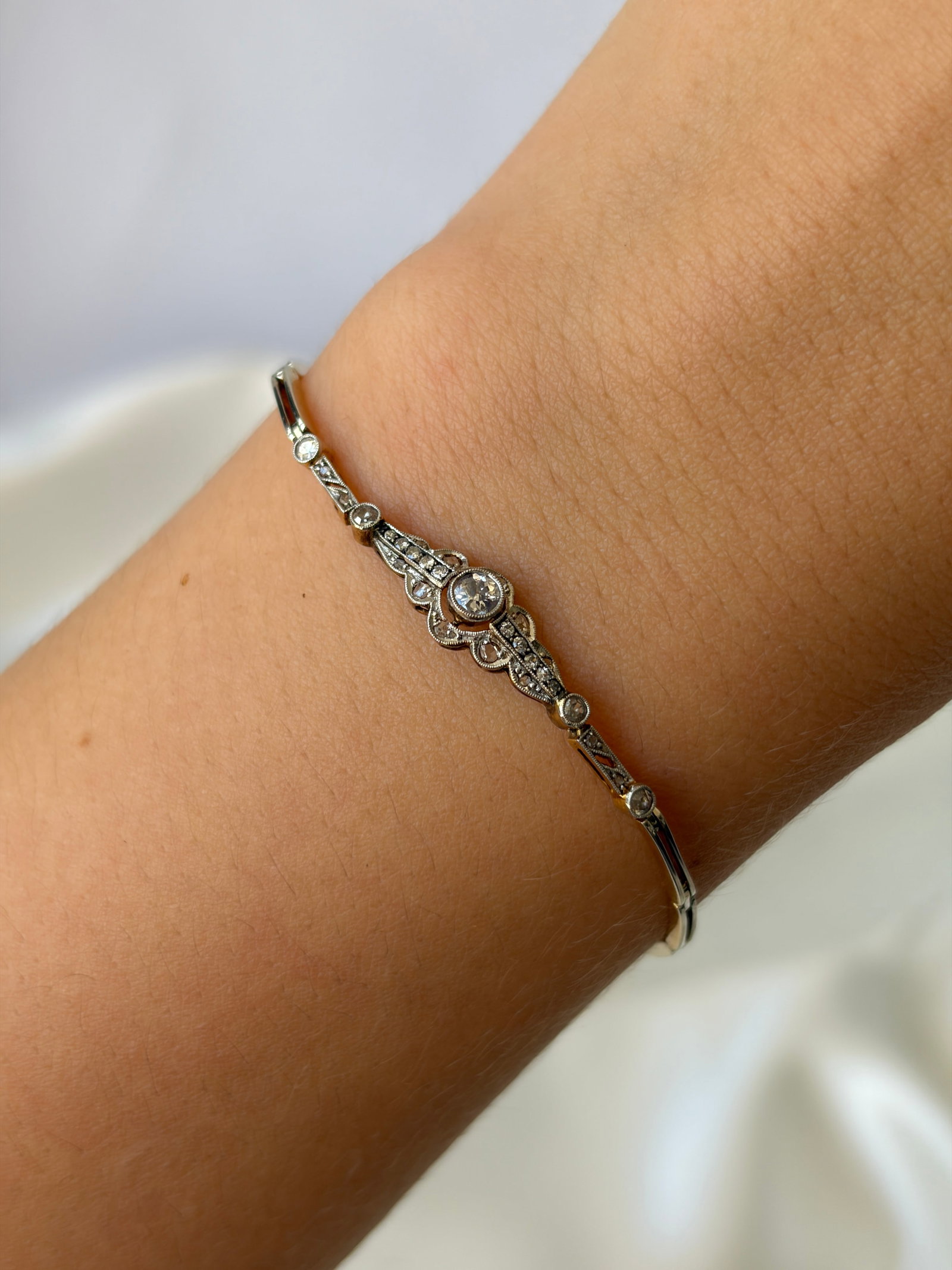 Antique Art Deco Era 18ct Yellow Gold Diamond Flower Bracelet - 10