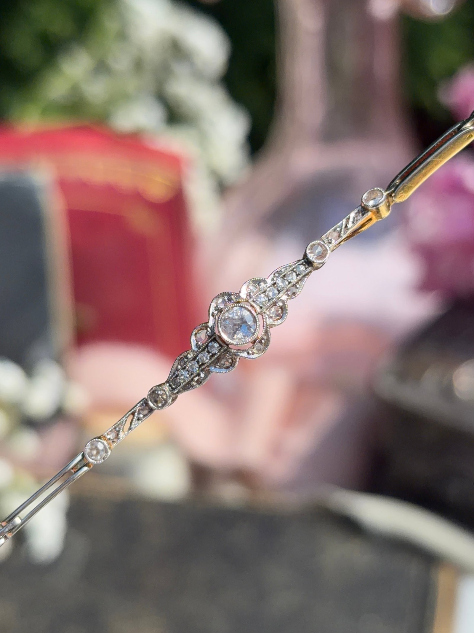 Antique Art Deco Era 18ct Yellow Gold Diamond Flower Bracelet - 2