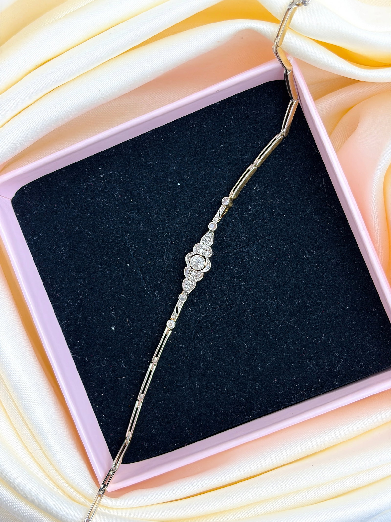 Antique Art Deco Era 18ct Yellow Gold Diamond Flower Bracelet - 8