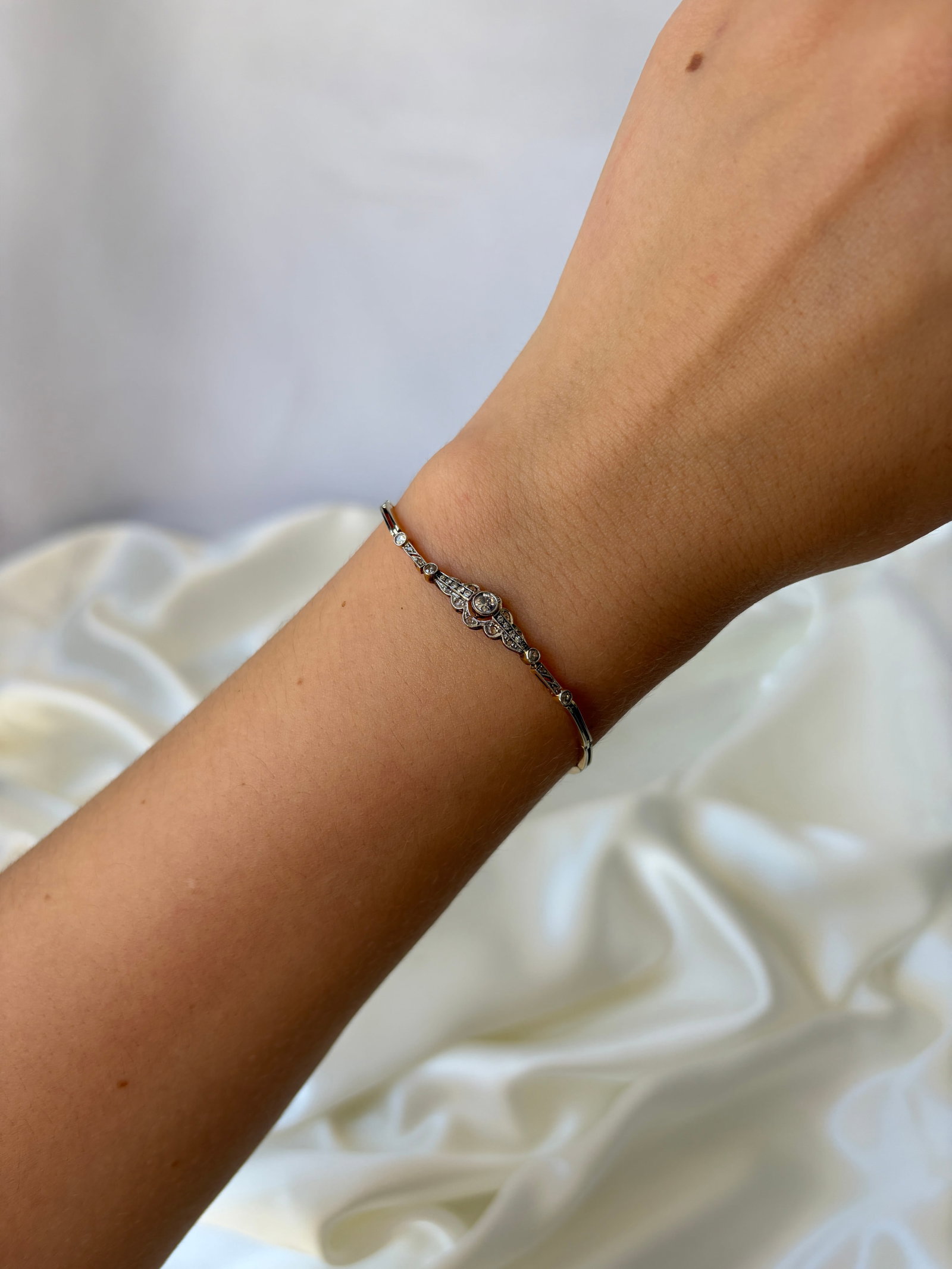 Antique Art Deco Era 18ct Yellow Gold Diamond Flower Bracelet - 9