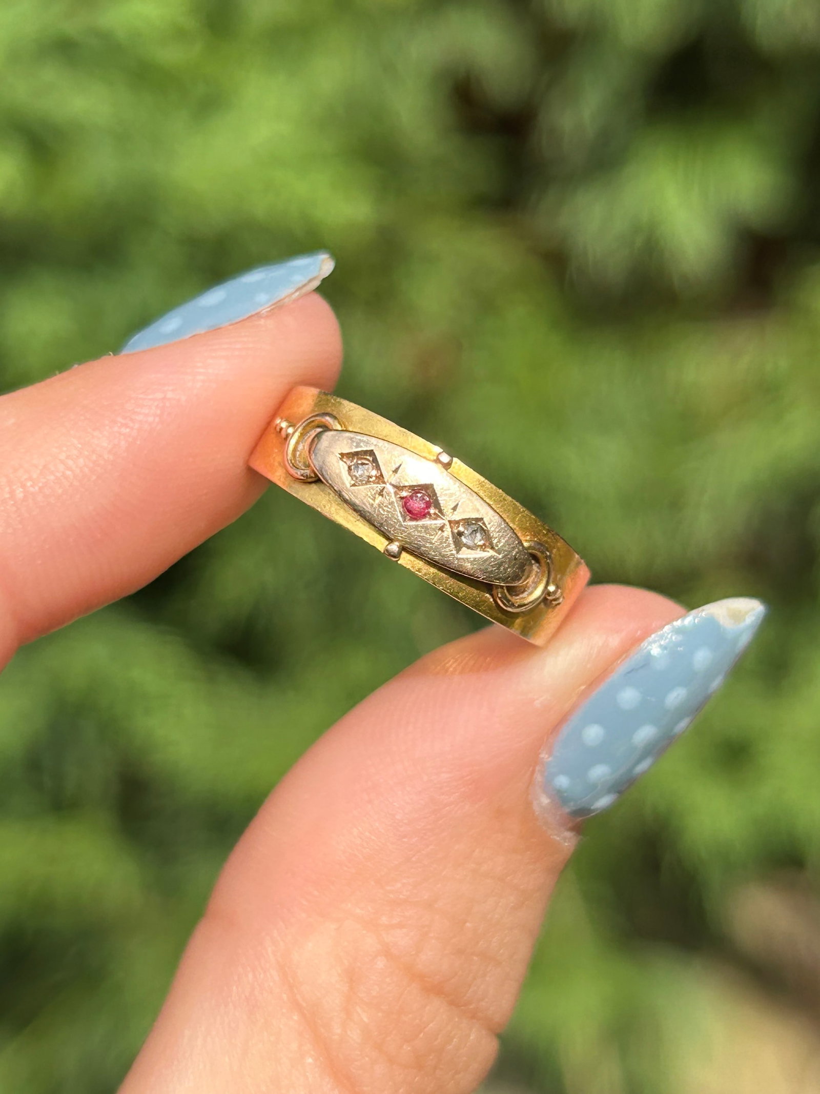 Antique C.1890 Ruby and Diamond 3 Stone Ring in 15ct Gold - 11