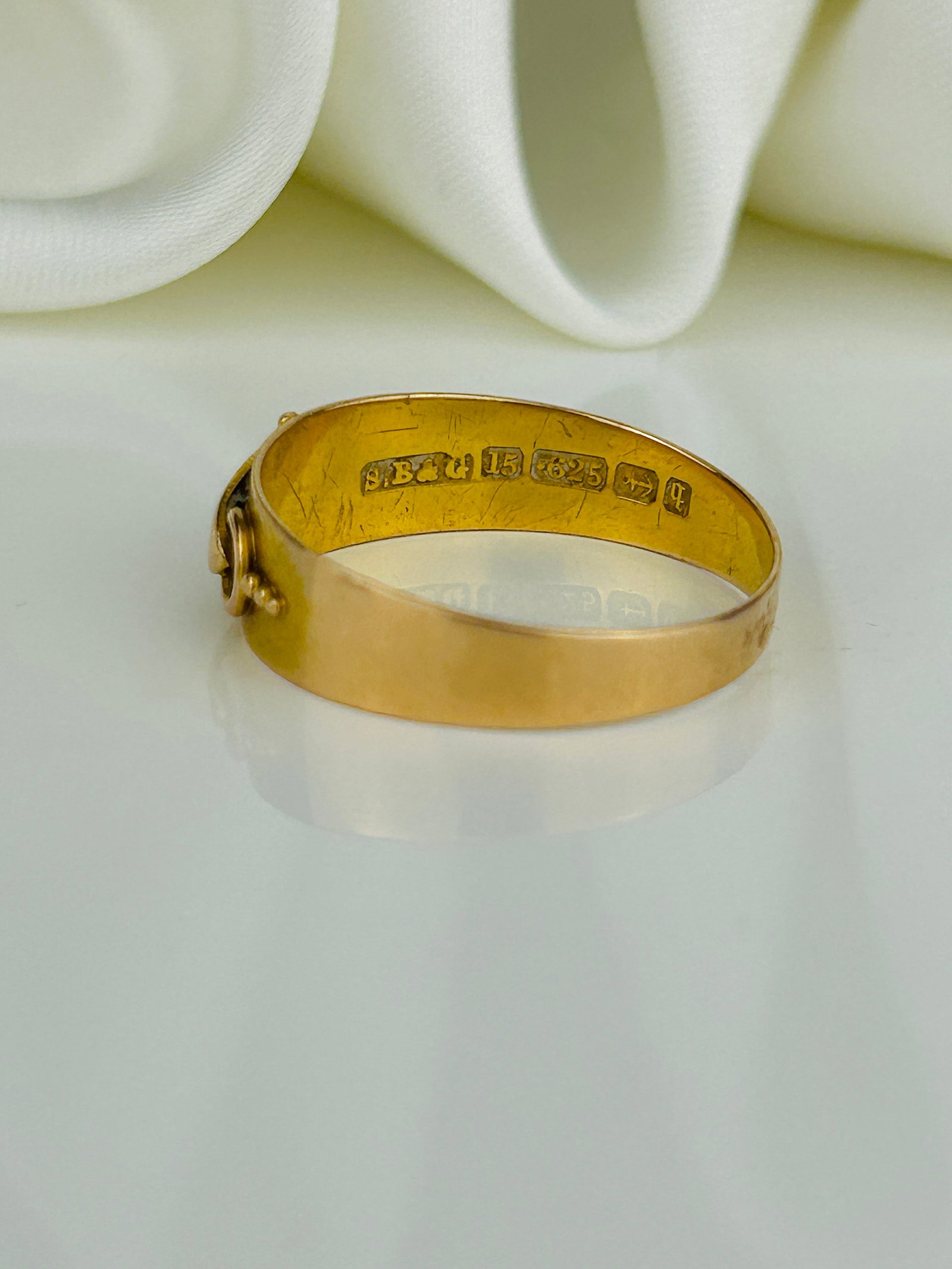 Antique C.1890 Ruby and Diamond 3 Stone Ring in 15ct Gold - 5