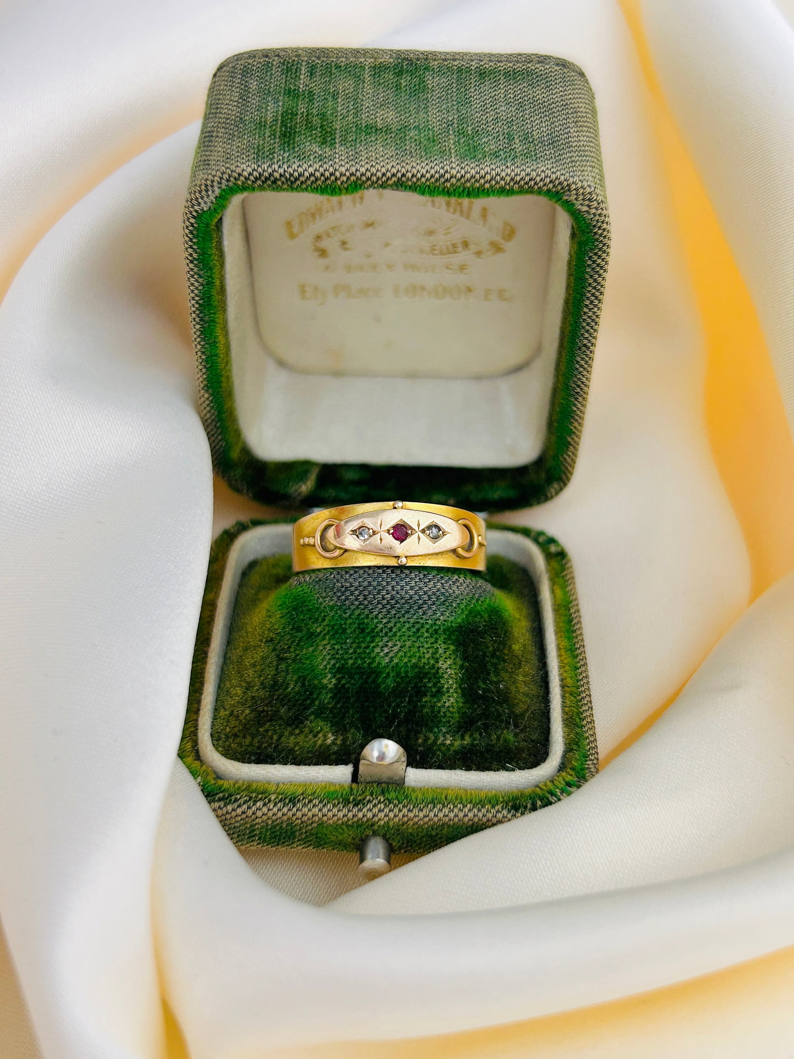 Antique C.1890 Ruby and Diamond 3 Stone Ring in 15ct Gold - 6