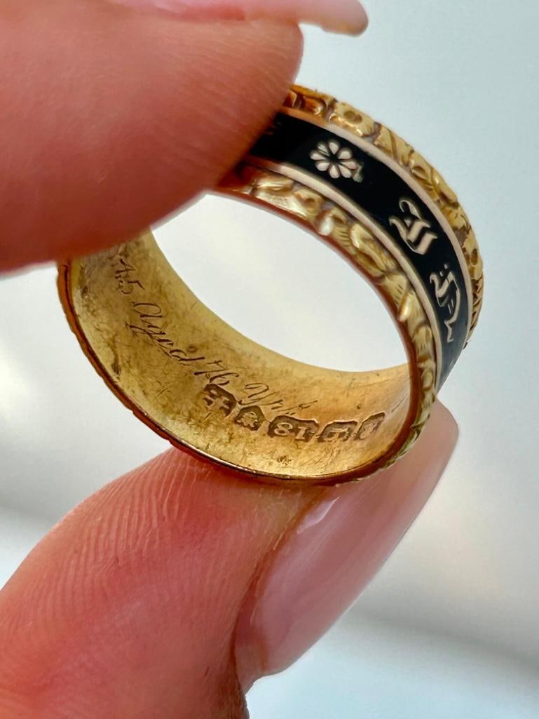 Antique C.1845 Black Enamel Mourning Band Ring in 18ct Gold - 3