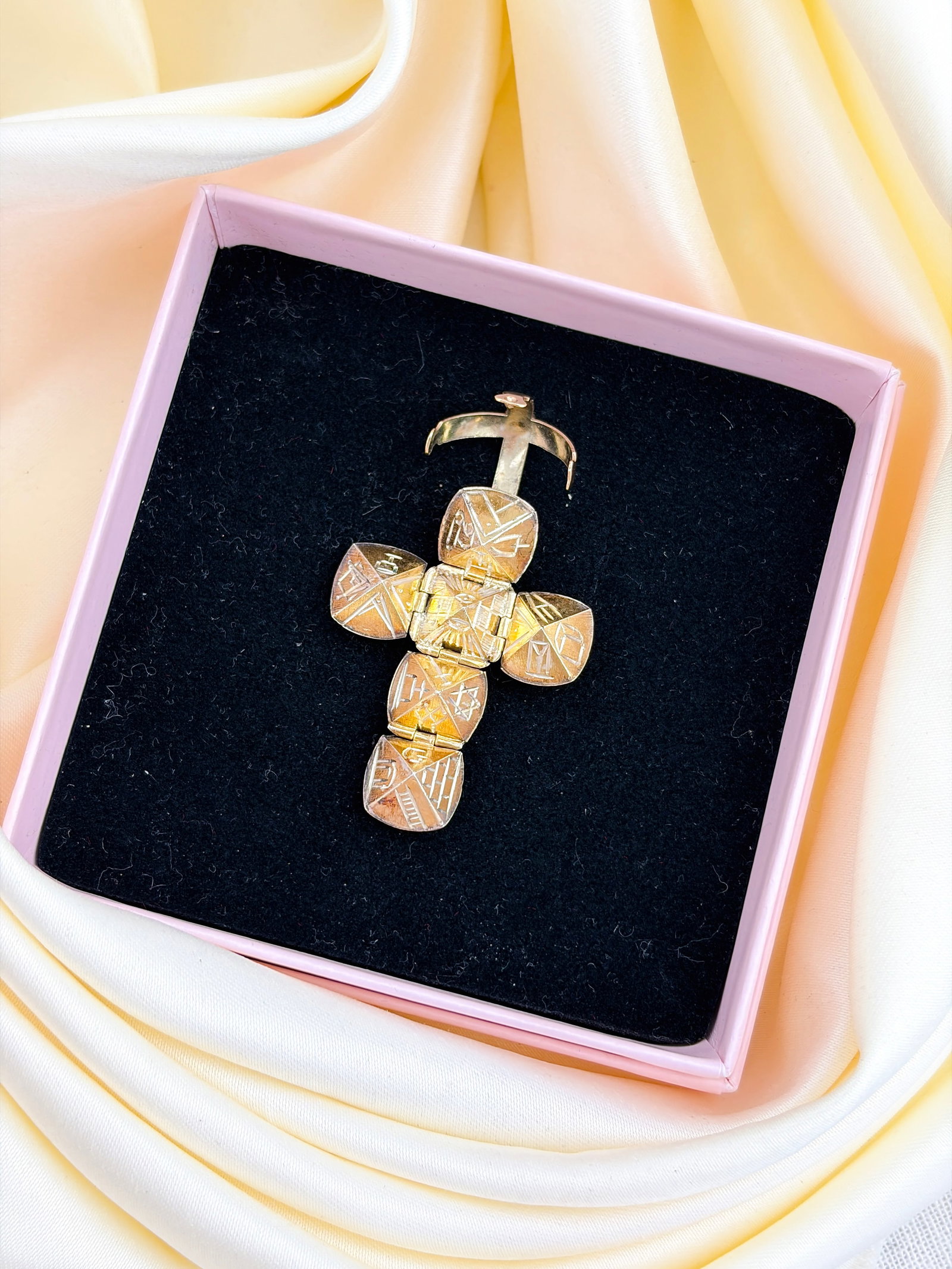 GOLD AND SILVER RARE OPENING MASONIC ORB/CROSS PENDANT - 7