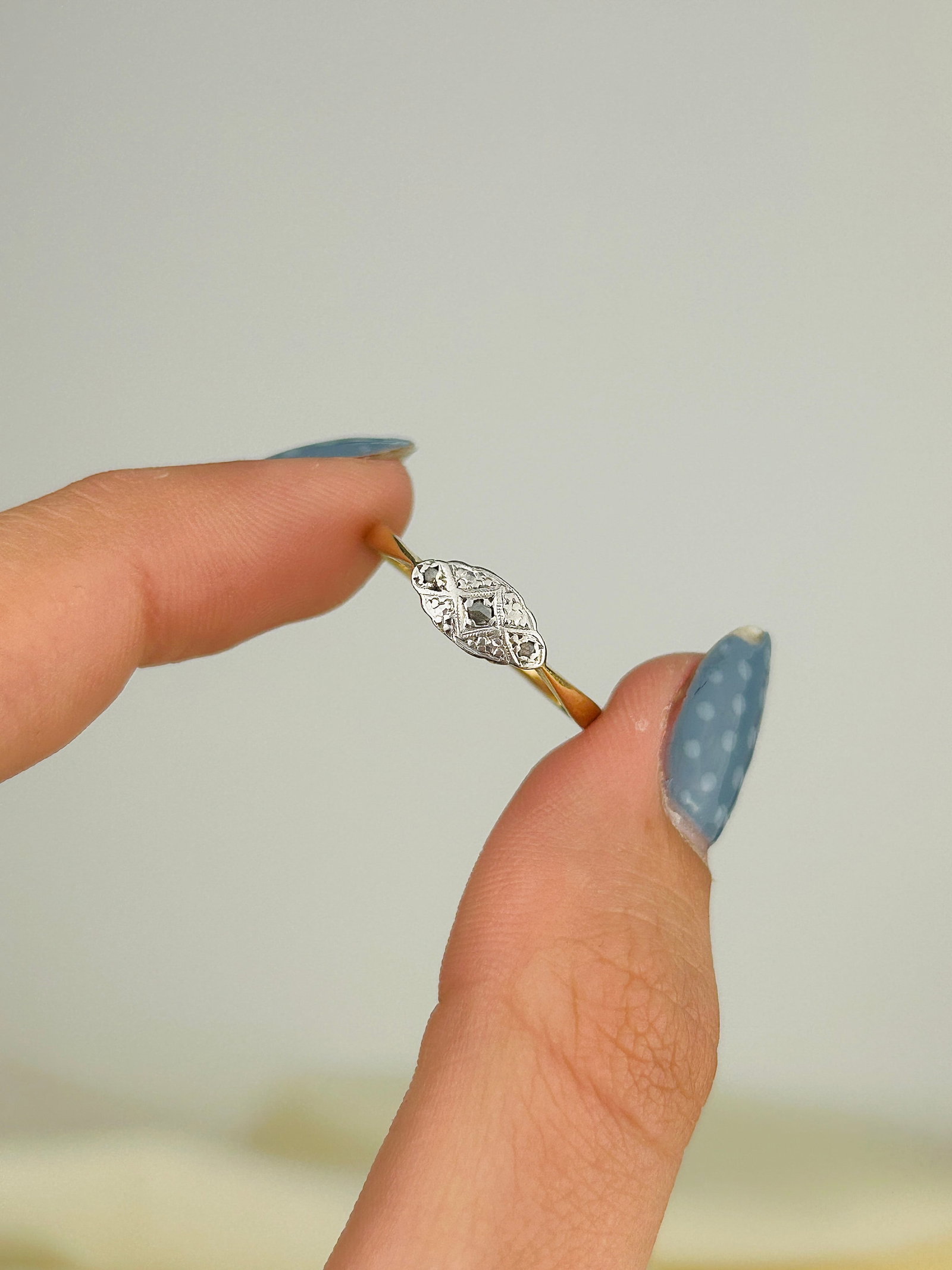 Antique 18ct Gold and Platinum Diamond 3 Stone Ring - 7