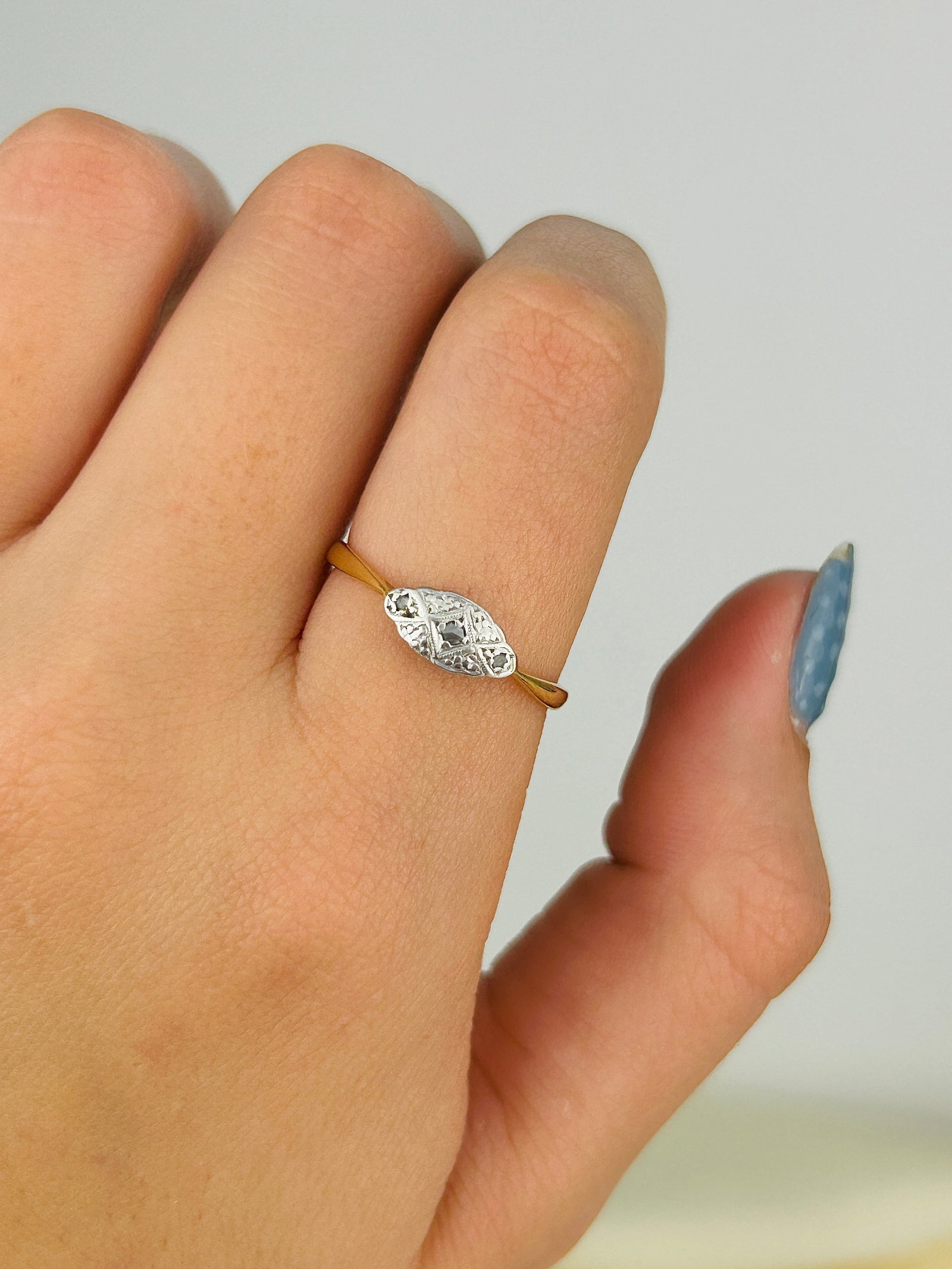 Antique 18ct Gold and Platinum Diamond 3 Stone Ring - 9