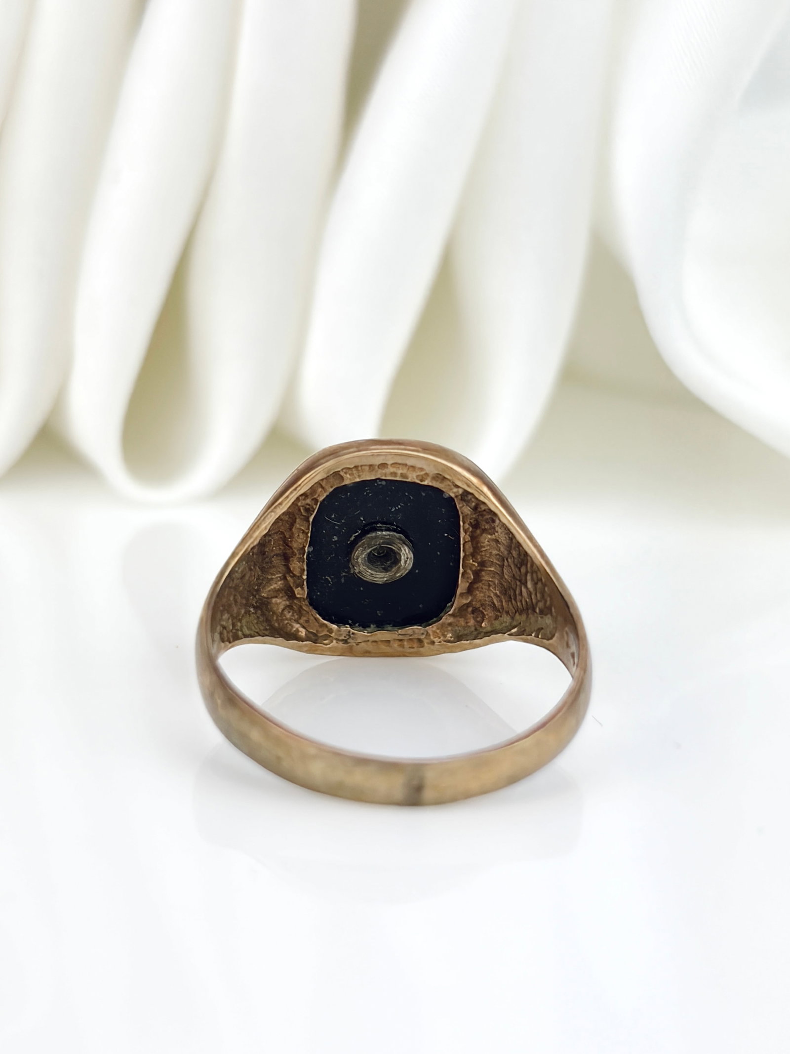 Vintage c.1973 9ct Gold Onyx and Diamond Inlay Signet Ring - 3