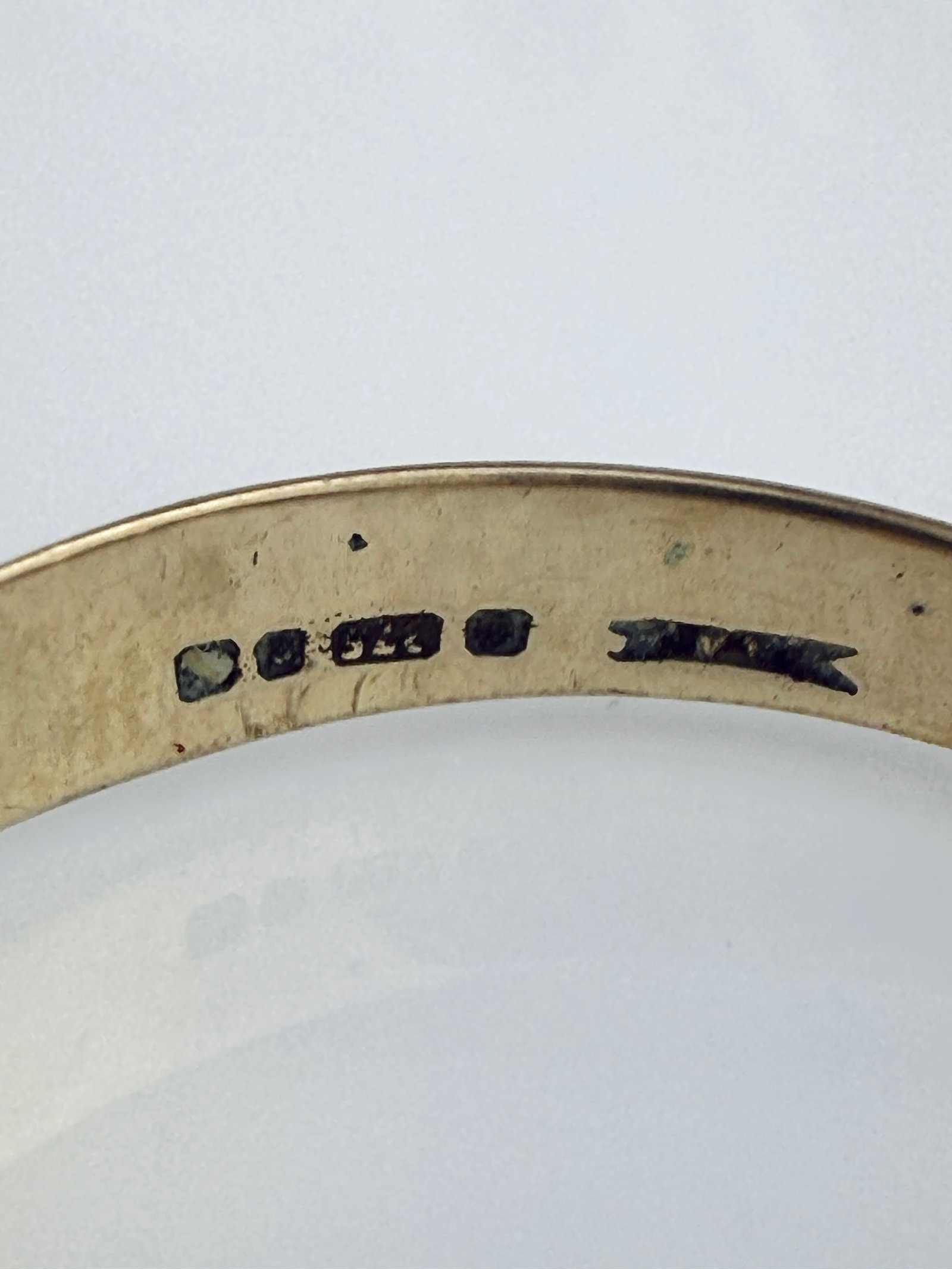 Antique 9ct Yellow Gold Engraved Buckle Band Ring - 4