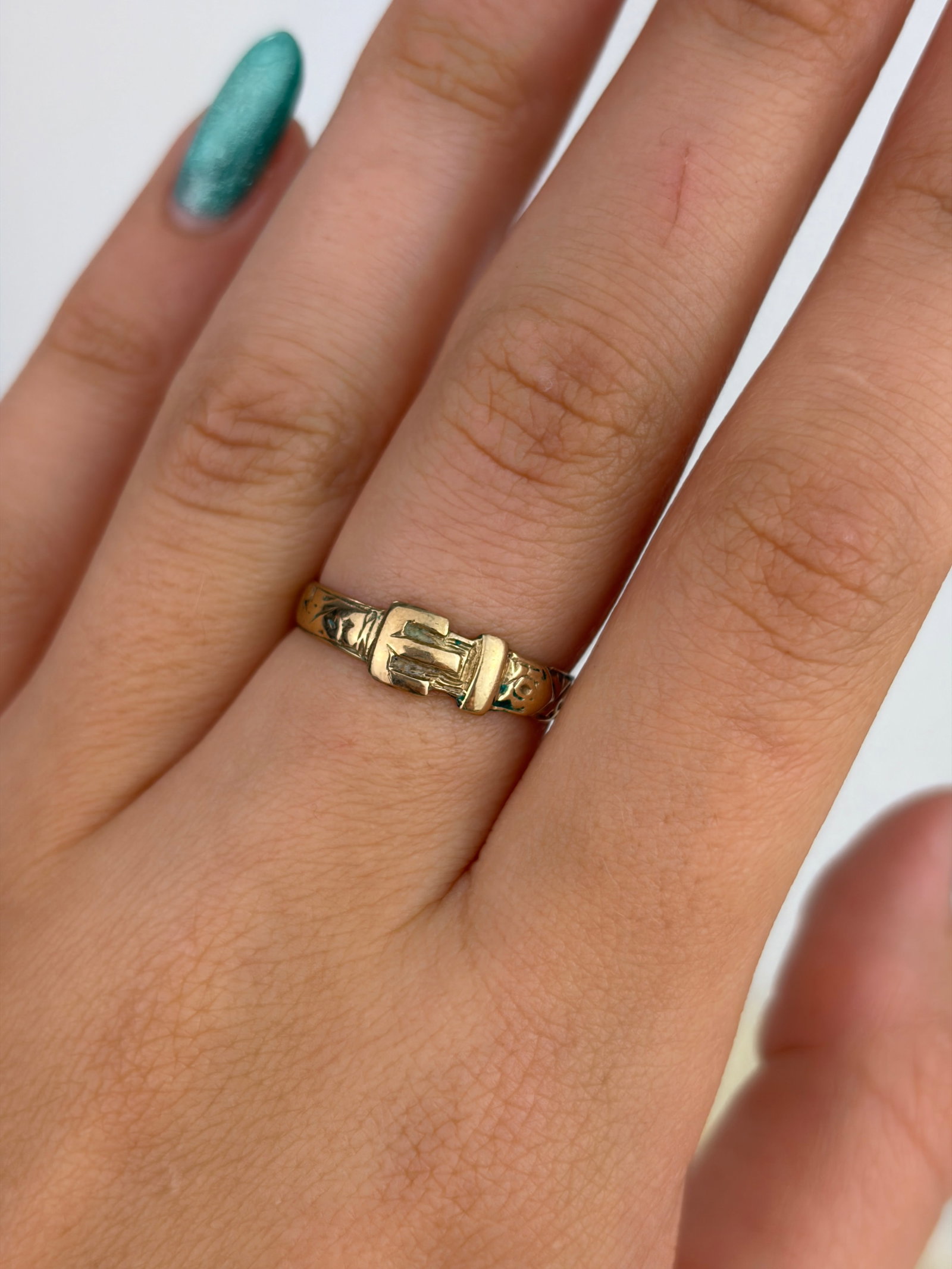 Antique 9ct Yellow Gold Engraved Buckle Band Ring - 8