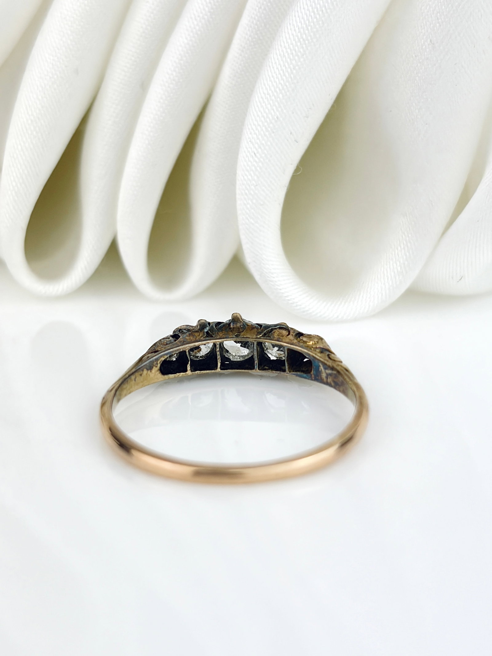 Antique 15ct Yellow Gold Graduated Diamond 5 Stone Ring - 3
