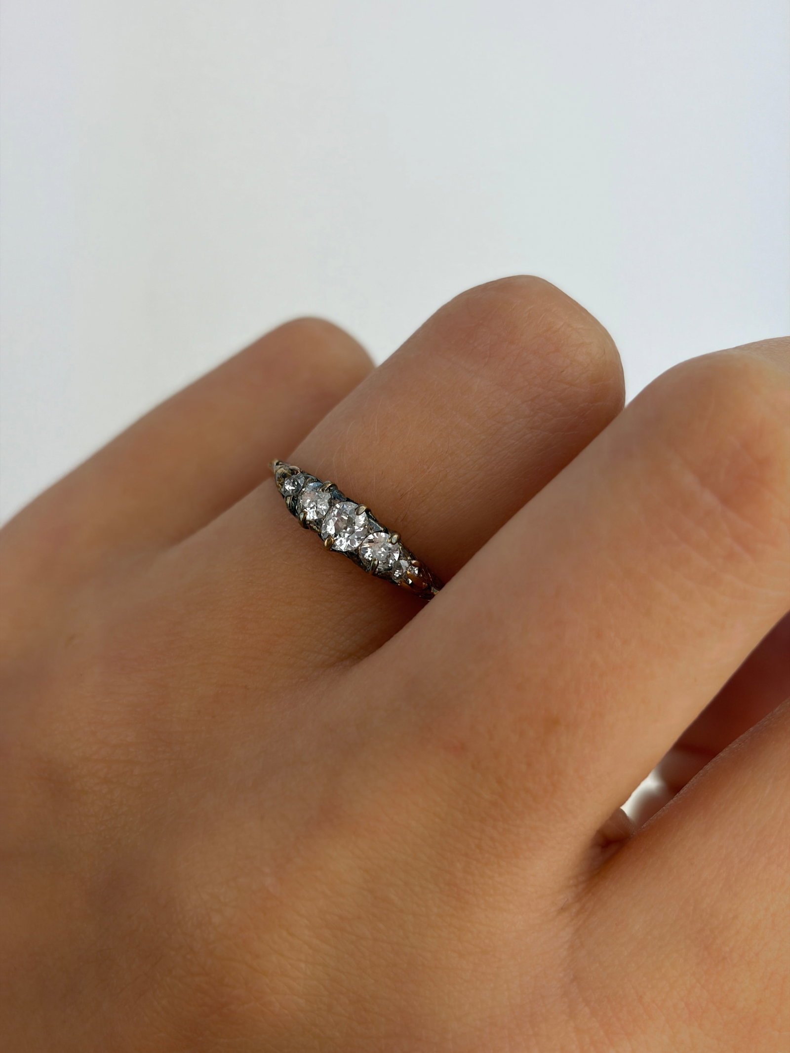 Antique 15ct Yellow Gold Graduated Diamond 5 Stone Ring - 8