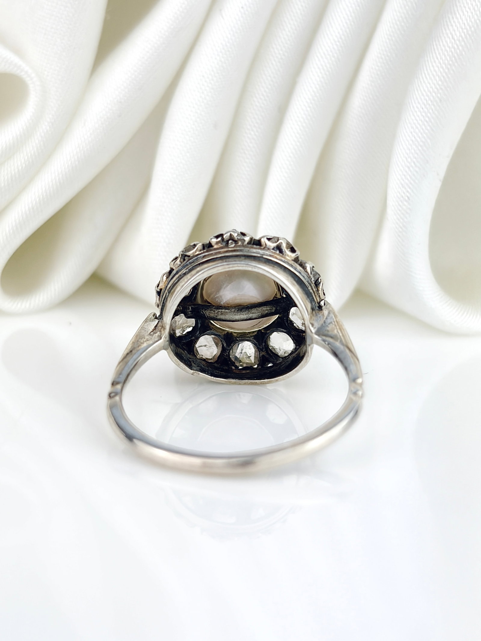 Antique White Gold Pearl and Rose Cut Diamond Cluster Ring - 3