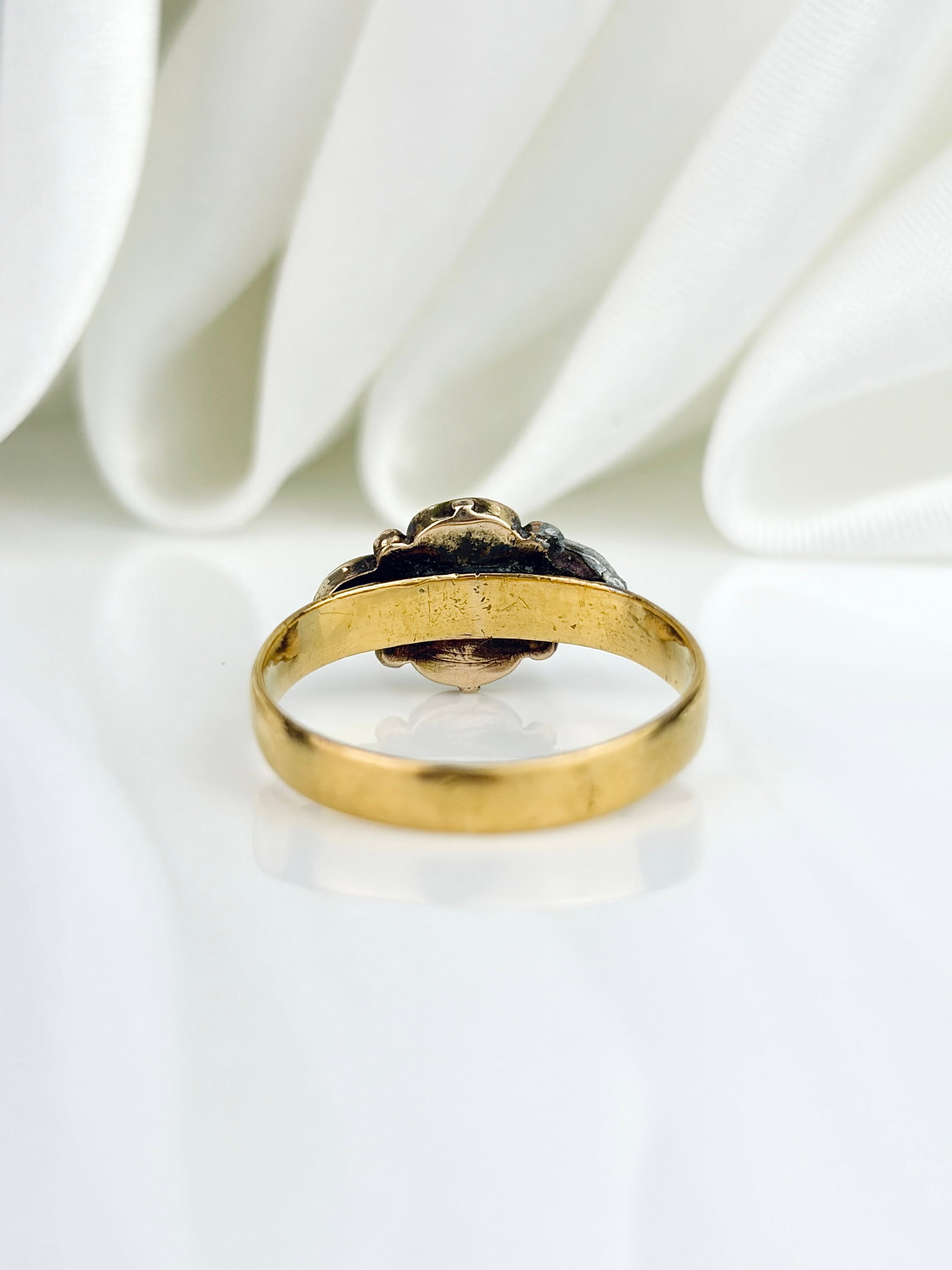 Antique 22ct Yellow Gold Garnet and Pearl Cluster Ring - 3