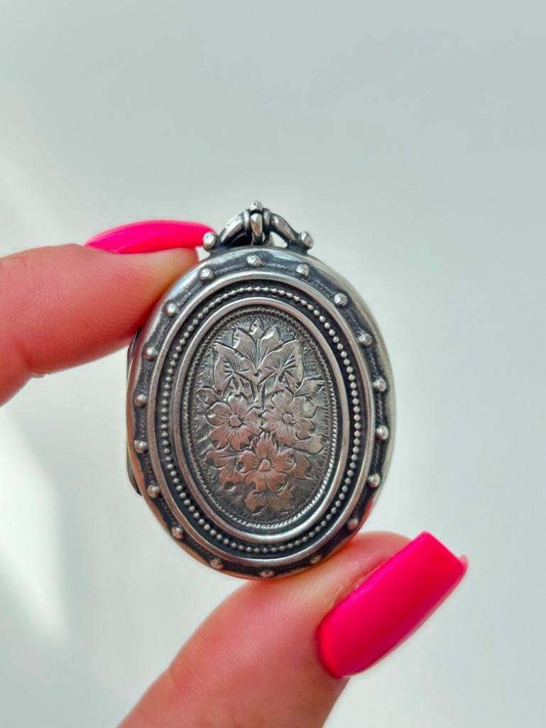 Antique Silver Aesthetic Locket Pendant (1 of 4)