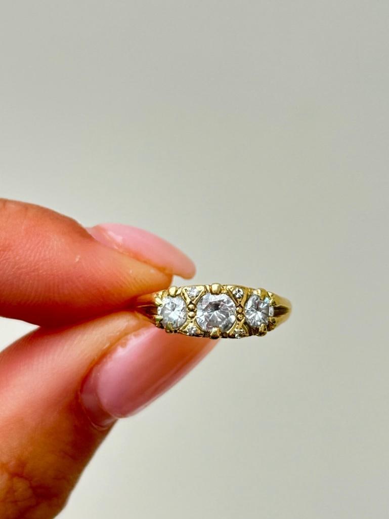 *Chunky Antique 18ct Yellow Gold Diamond 3 Stone Ring Approx 80 points total - 10