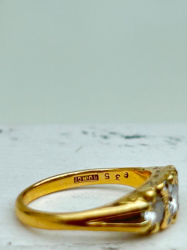 *Chunky Antique 18ct Yellow Gold Diamond 3 Stone Ring Approx 80 points total - 12
