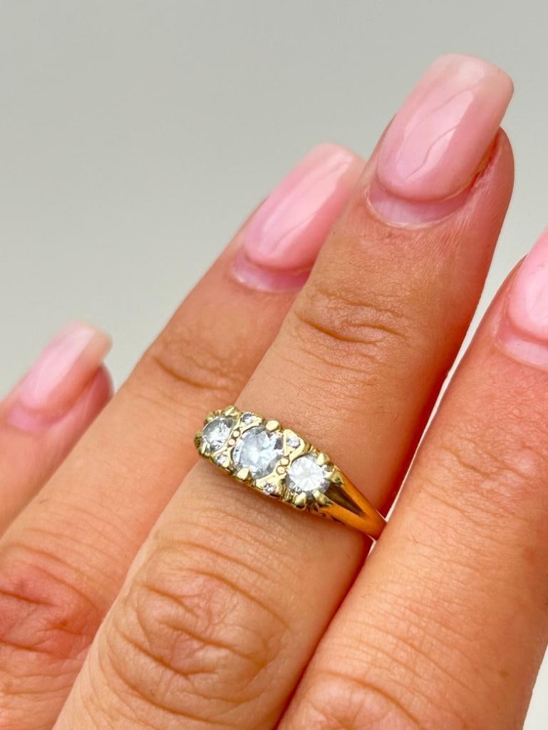 *Chunky Antique 18ct Yellow Gold Diamond 3 Stone Ring Approx 80 points total - 9
