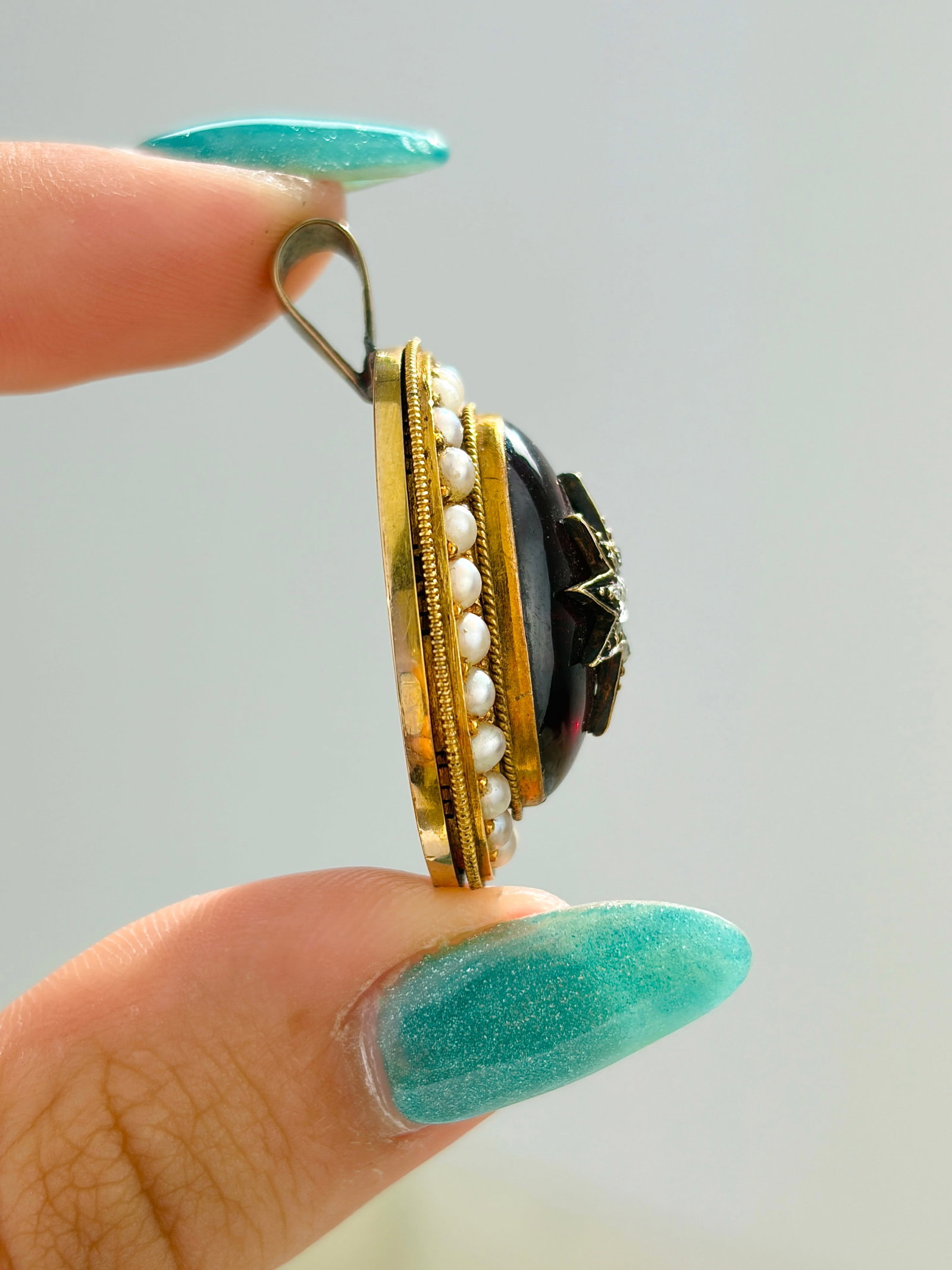 Antique Victorian Cabochon Garnet with Inset Diamond Star and Pearl Surround Pendant in Gold - 3