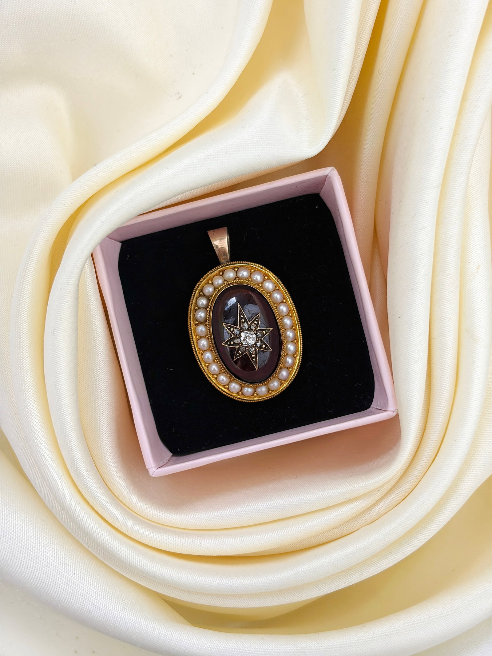 Antique Victorian Cabochon Garnet with Inset Diamond Star and Pearl Surround Pendant in Gold - 6