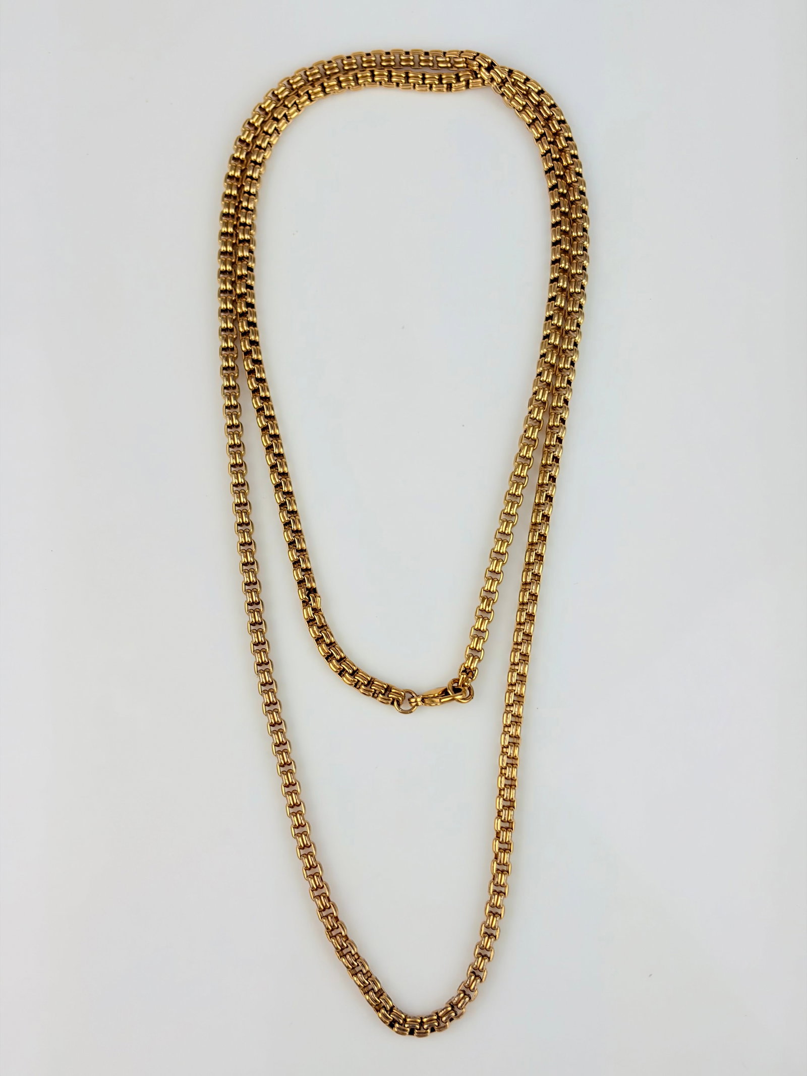 Yellow Metal Unique Link Chain: Yellow Metal Unique Link Chain Weight 53.58g Length 89.5cm