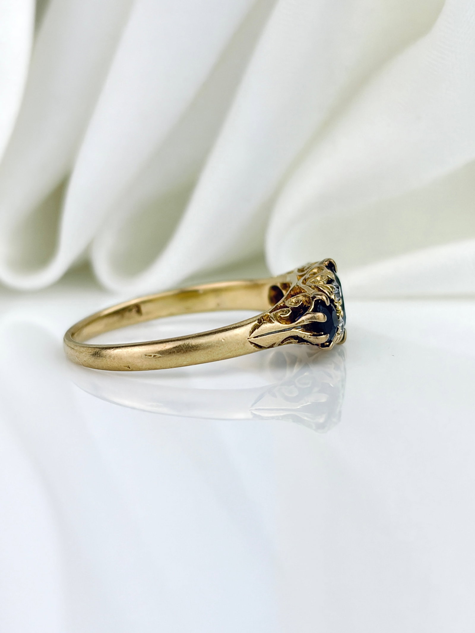 Chunky 18ct Yellow Gold Sapphire And Diamond Ring - 2