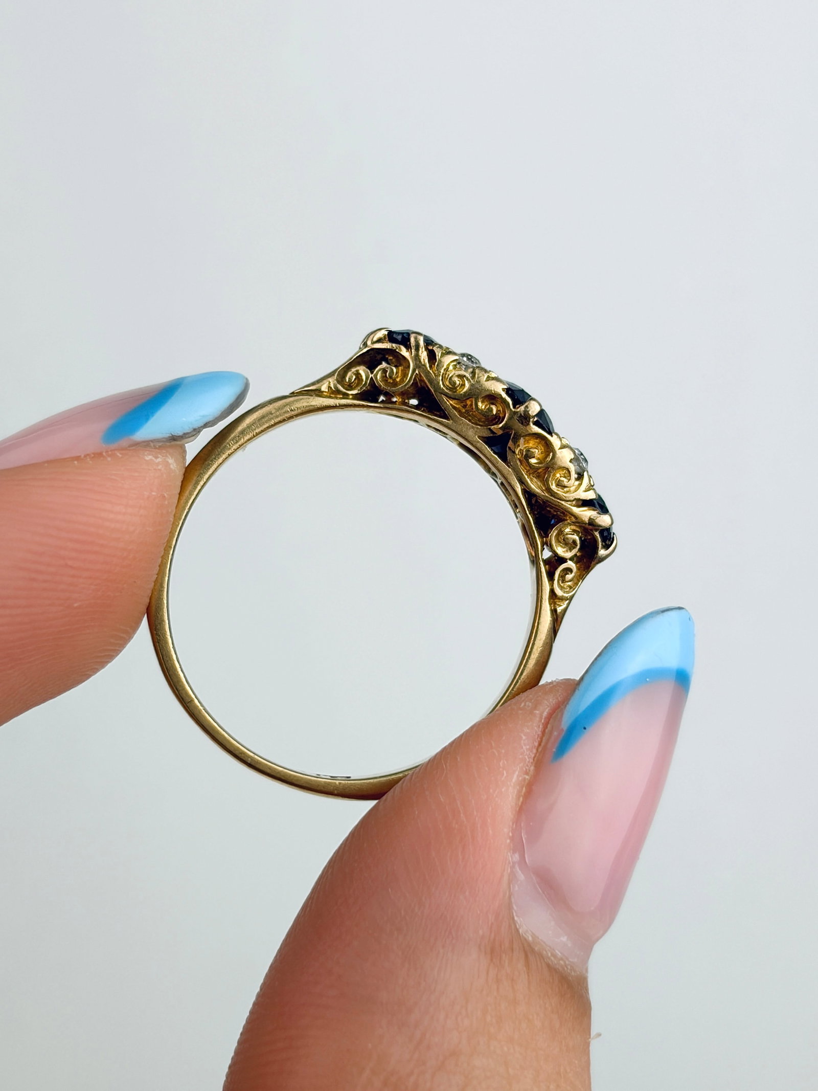 Chunky 18ct Yellow Gold Sapphire And Diamond Ring - 6