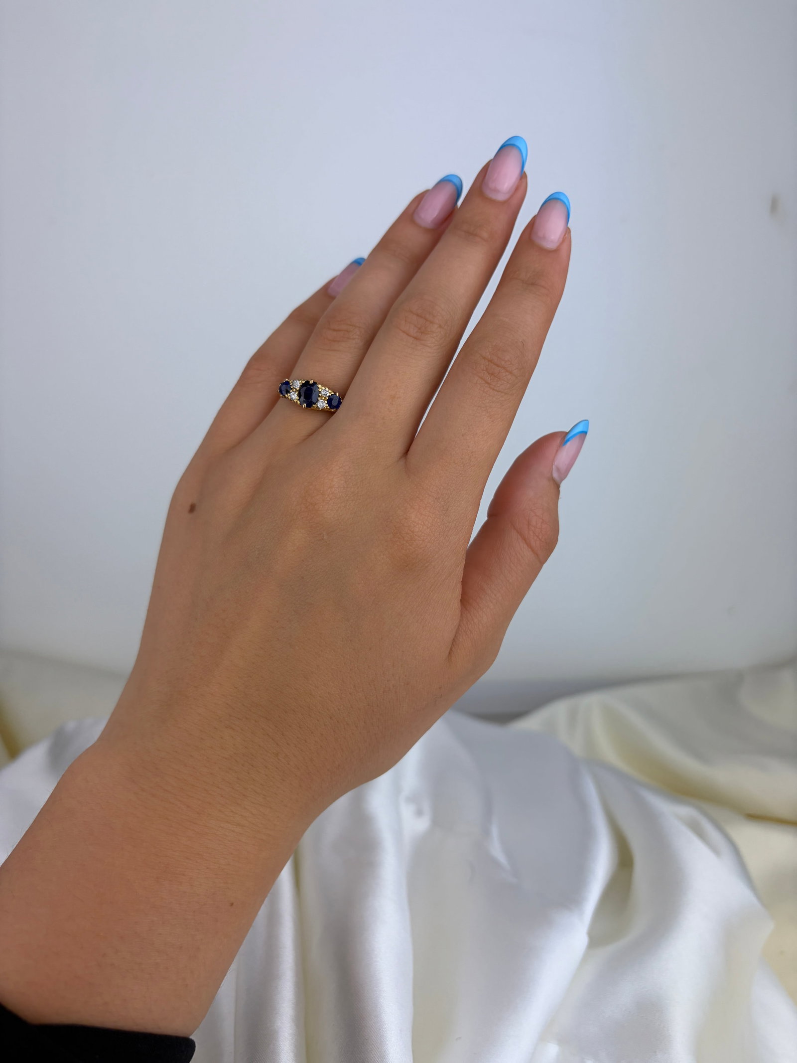 Chunky 18ct Yellow Gold Sapphire And Diamond Ring - 7