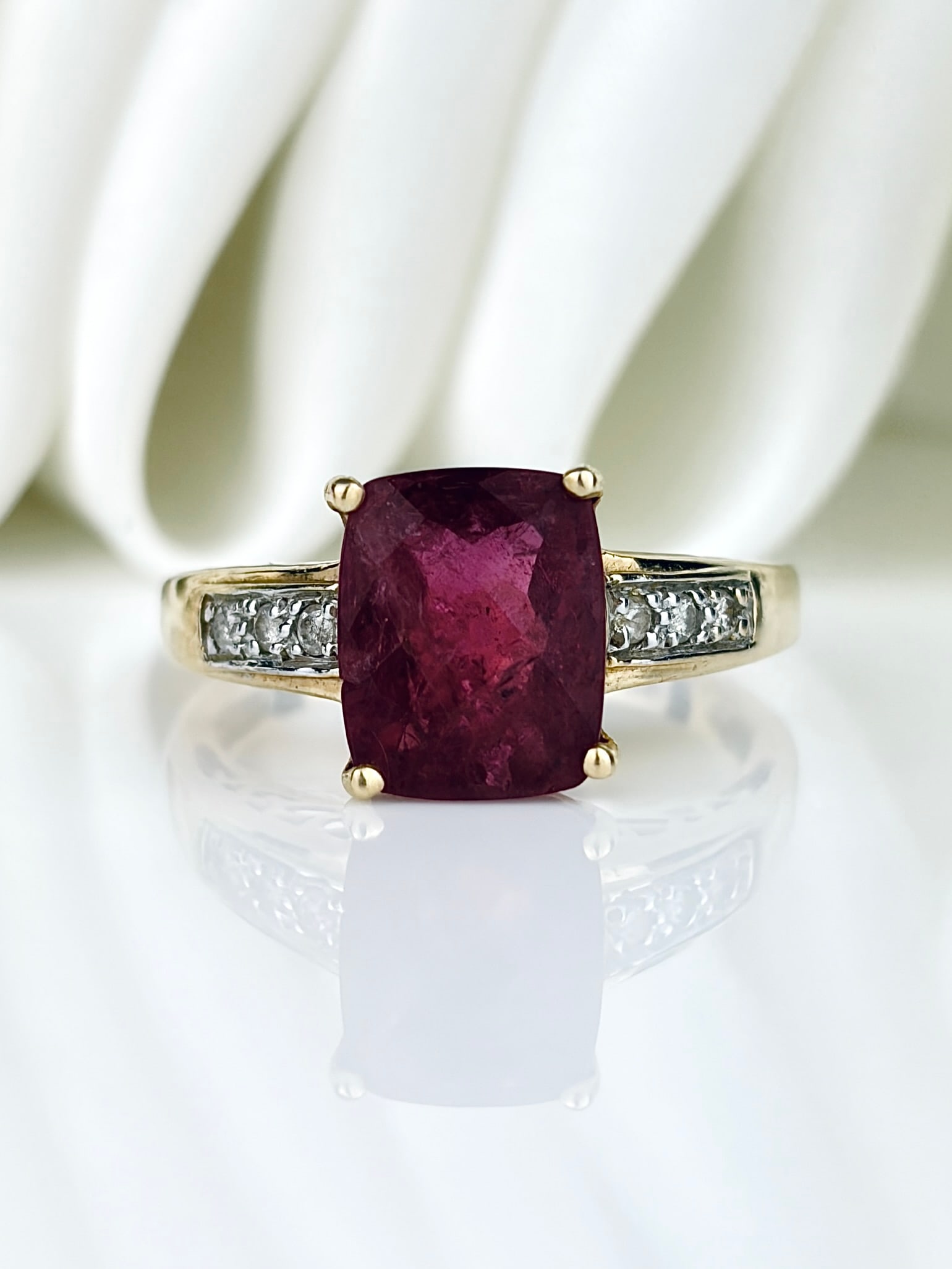 Vintage 14ct Yellow Gold Pink Tourmaline and Diamond Ring (1 of 9)