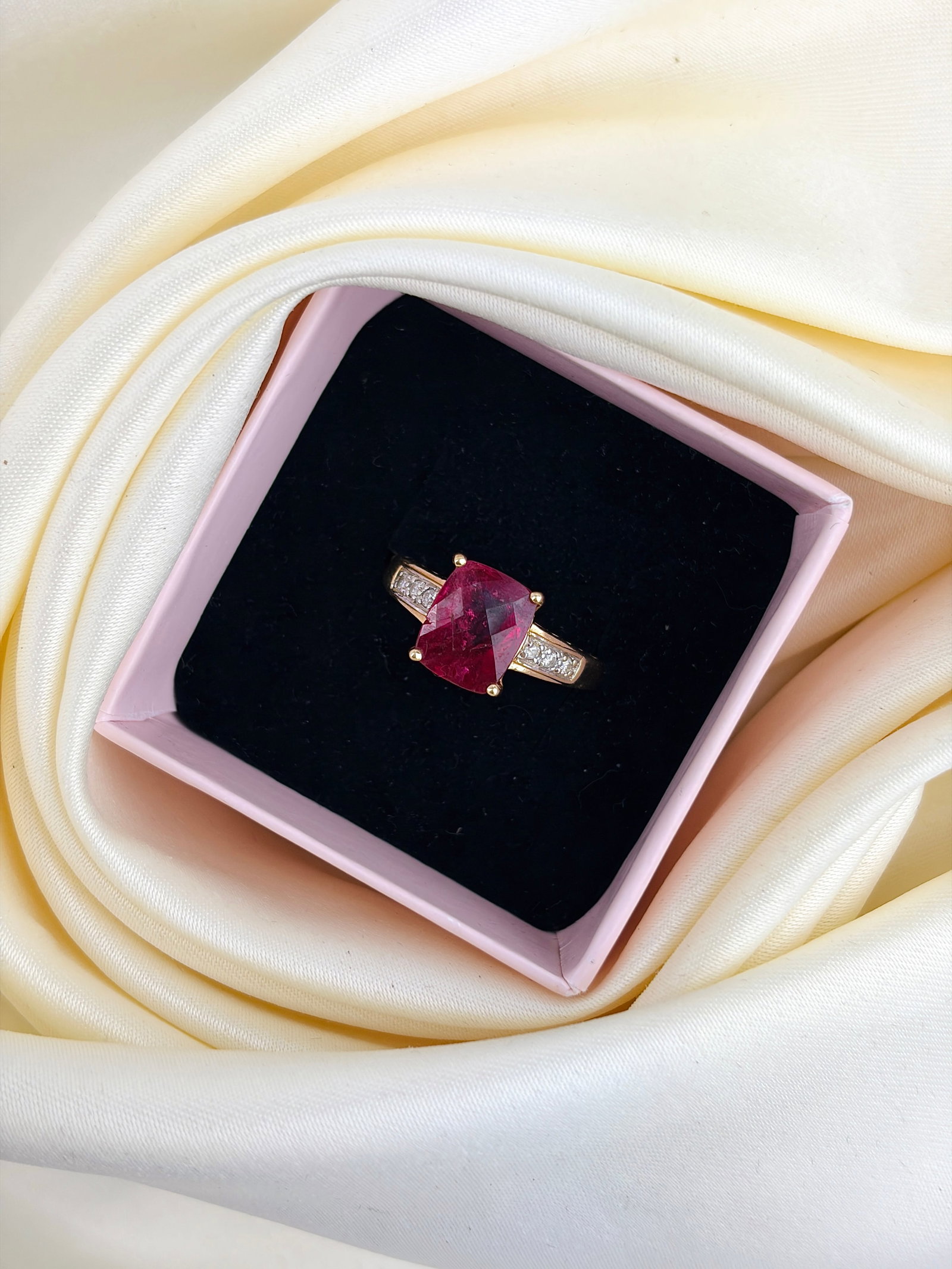 Vintage 14ct Yellow Gold Pink Tourmaline and Diamond Ring - 9