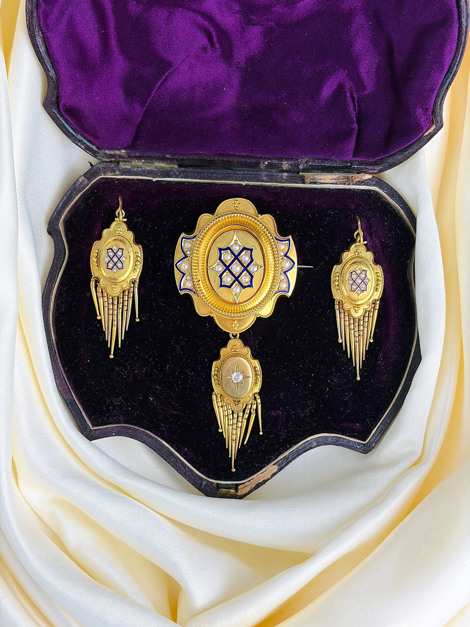 Antique 15ct yellow gold pearl , enamel and diamond fringe earrings and brooch boxed set - 2
