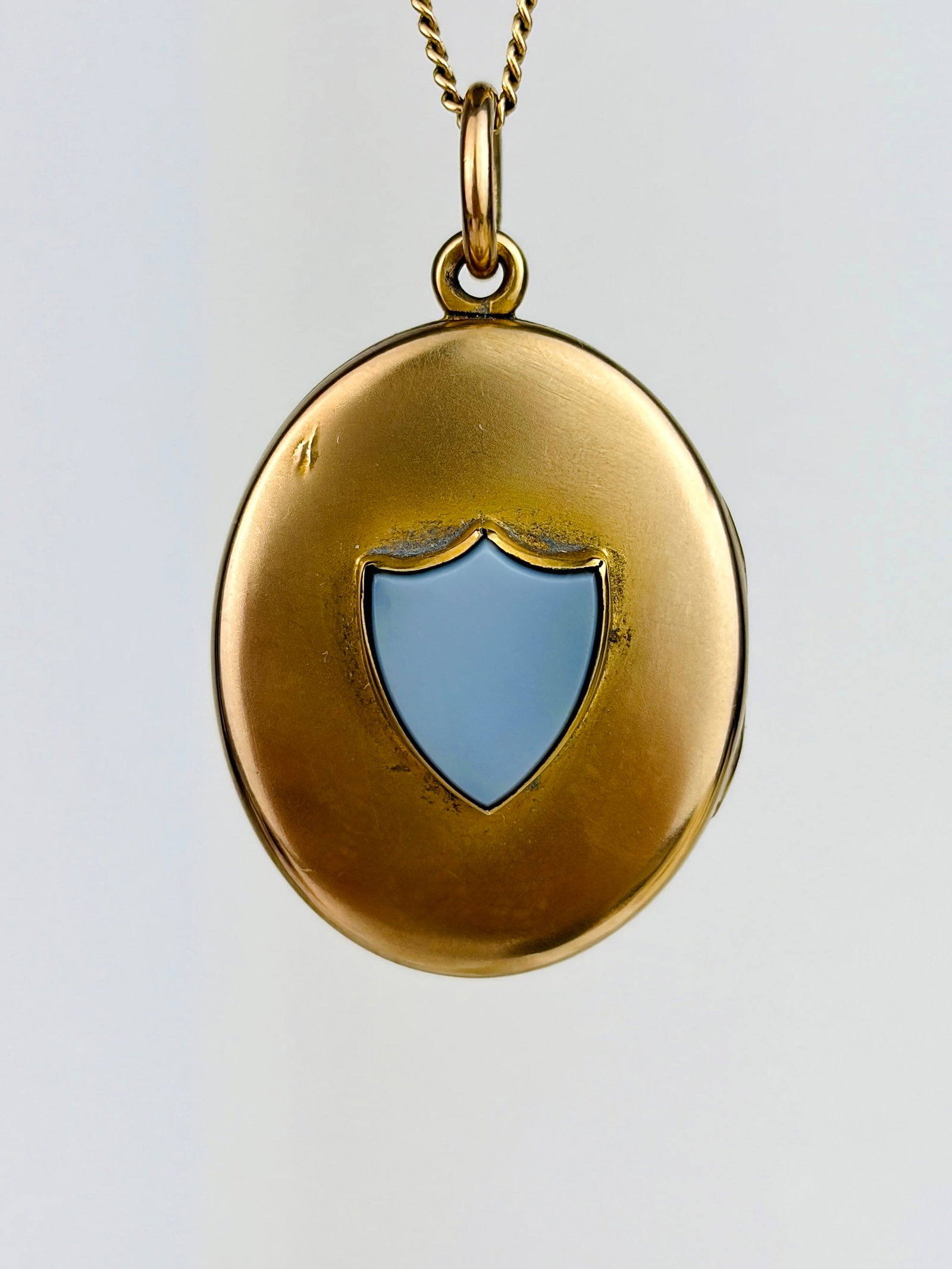 Antique Victorian Era Boxed 18ct Yellow Gold Shield Front Locket Pendant - 2