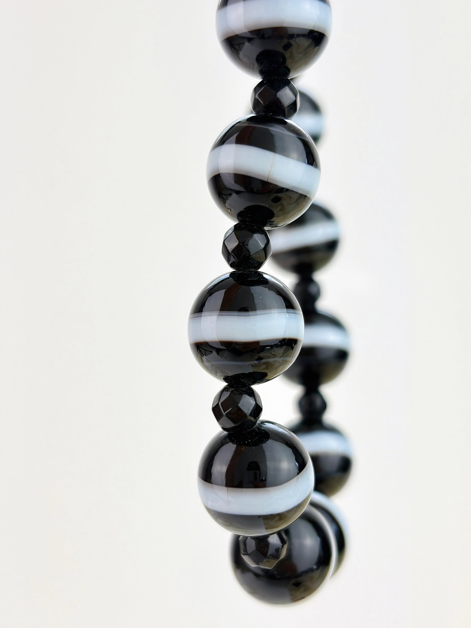 BANDED AGATE BEADED NECKLACE - 2