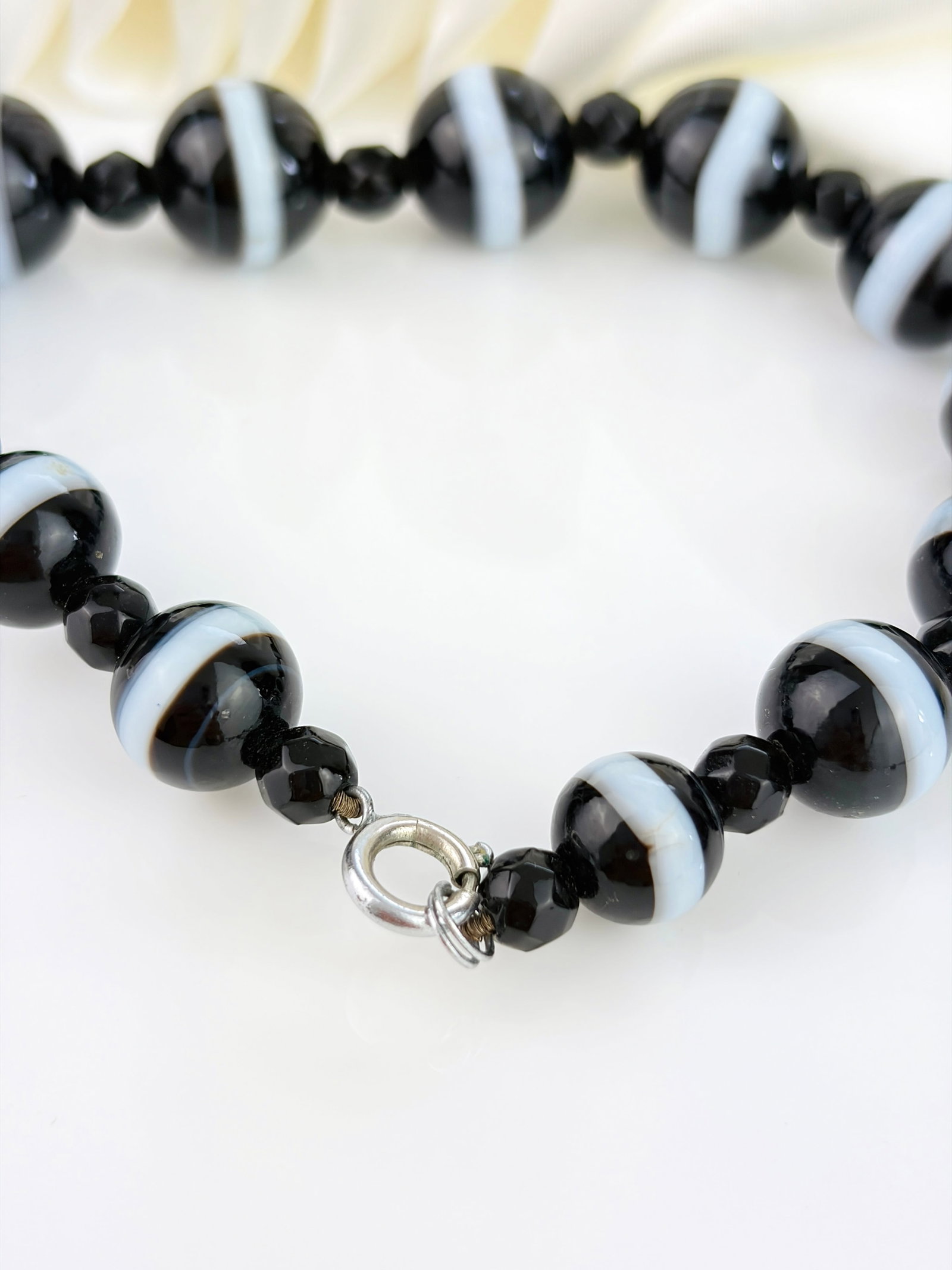 BANDED AGATE BEADED NECKLACE - 3