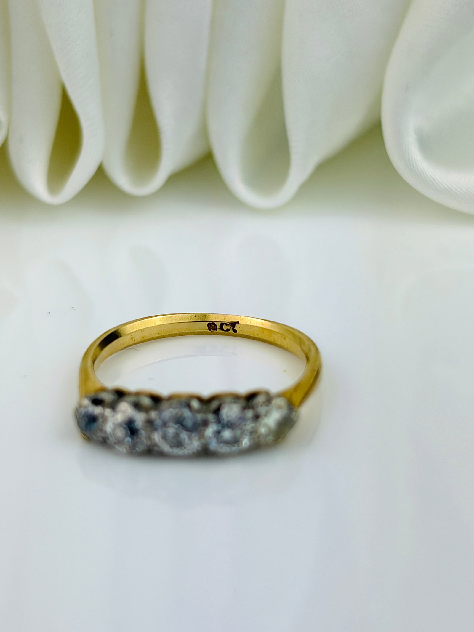 ANTIQUE 9CT YELLOW GOLD DIAMOND 5 STONE RING - 4