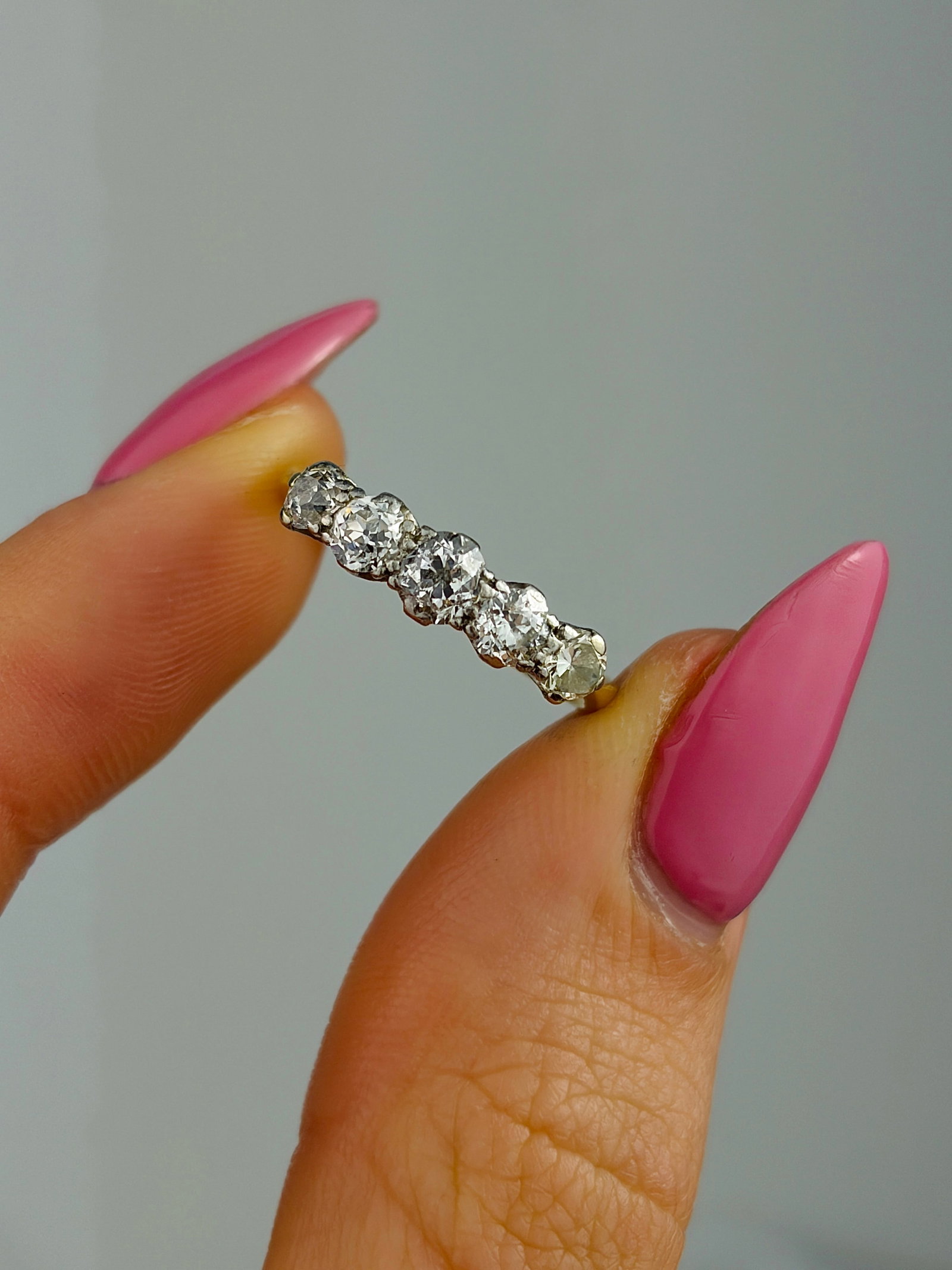 ANTIQUE 9CT YELLOW GOLD DIAMOND 5 STONE RING - 5